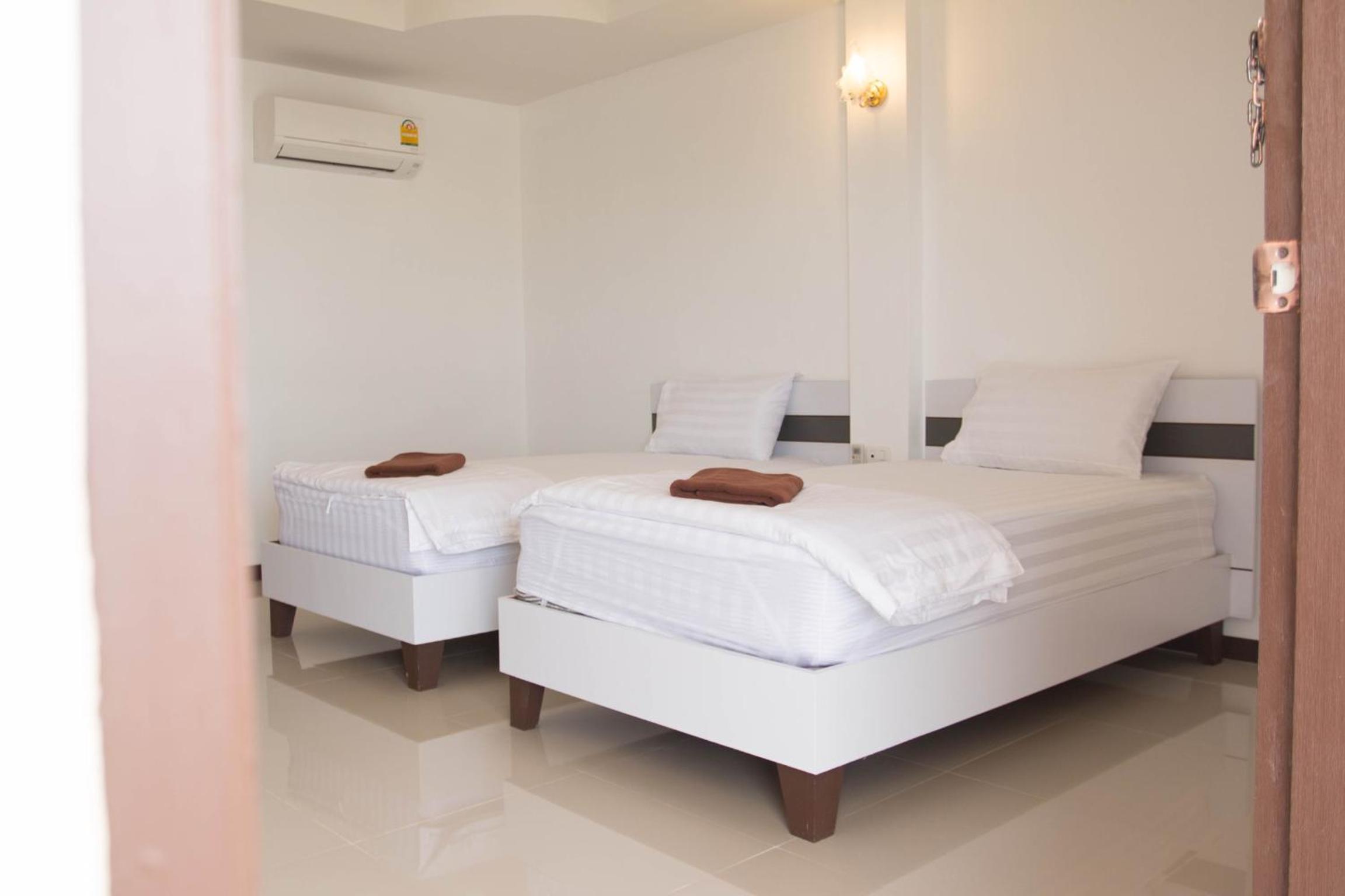Standard Twin Room - Photo 5