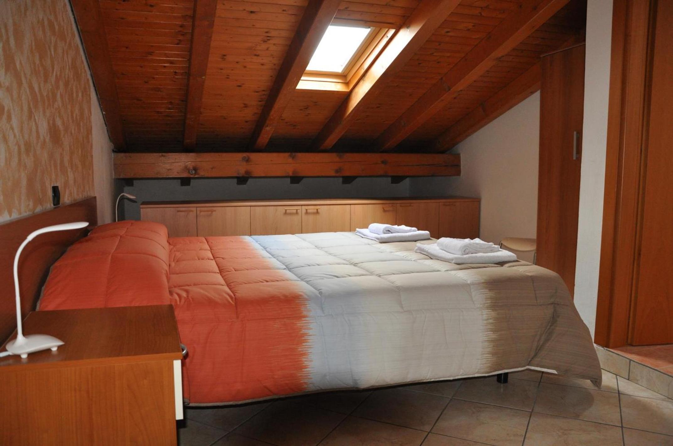 Double Room with Private Bathroom - Photo 5
