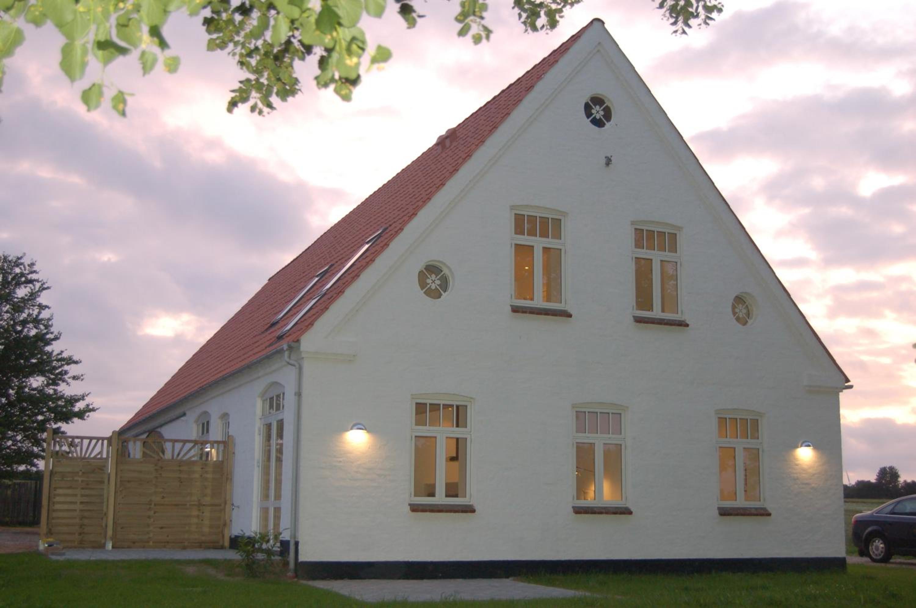 Two-Bedroom House photo 3