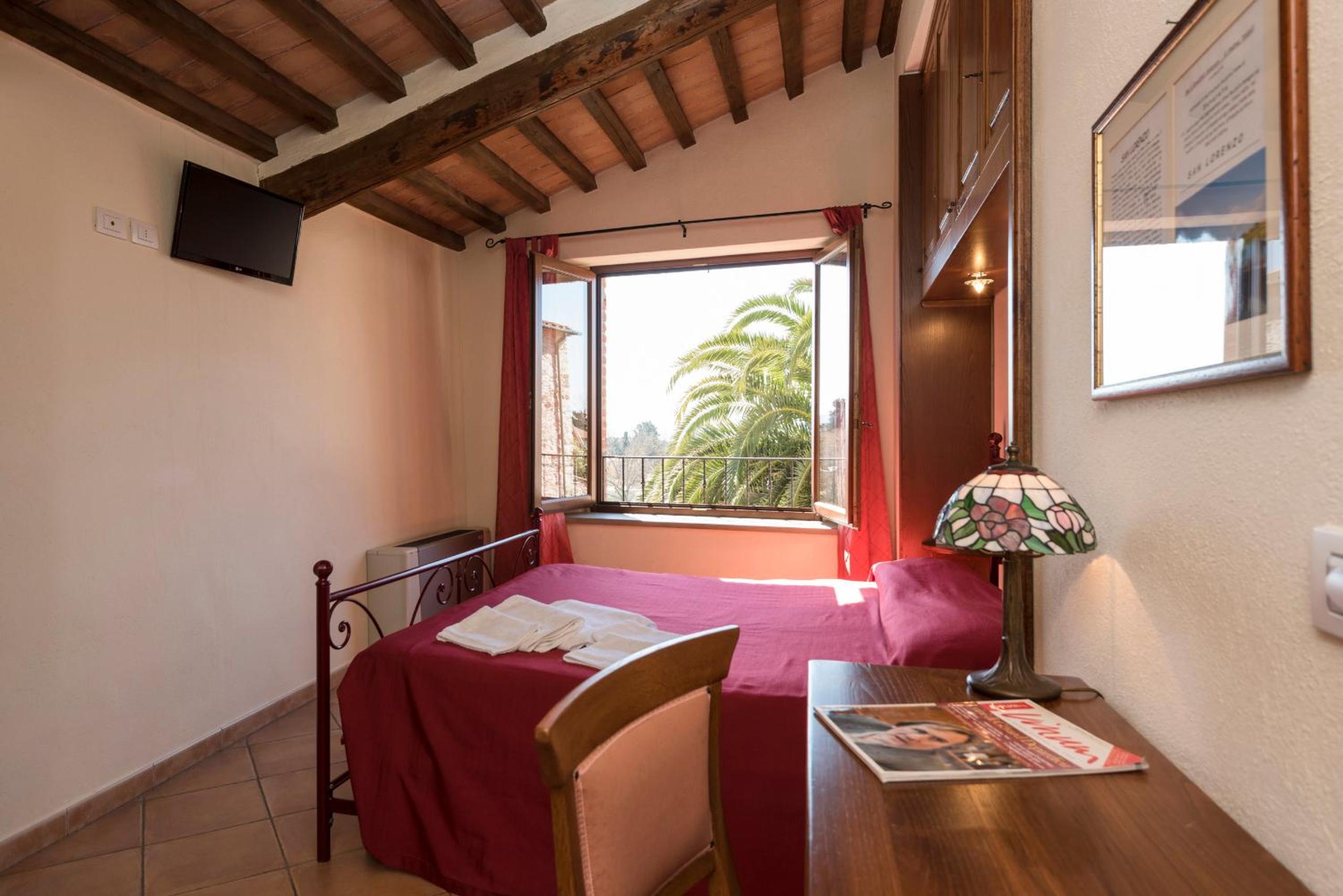 Double Room - Photo 17