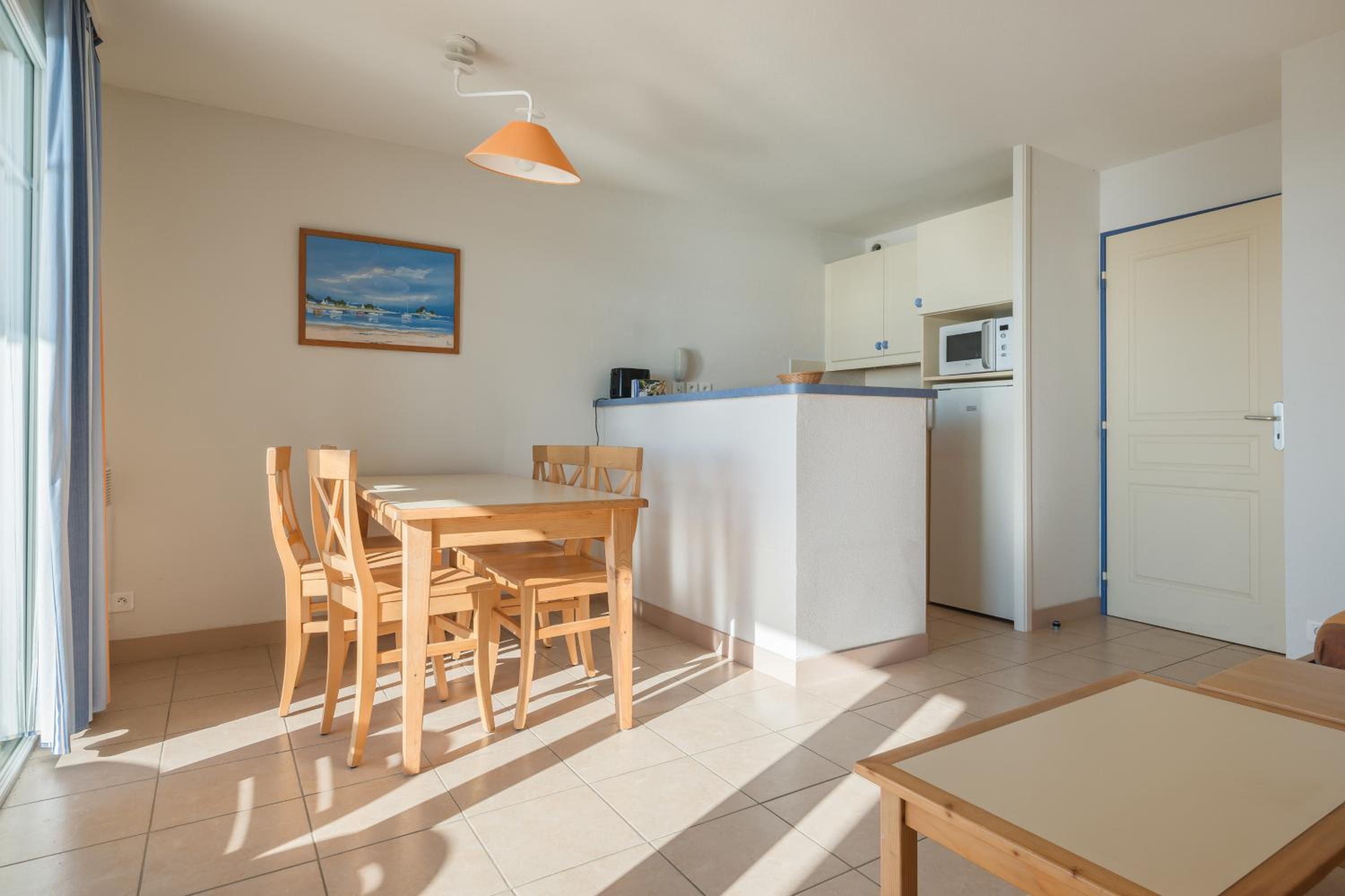 Select One-Bedroom Apartment (7 People) photo 2