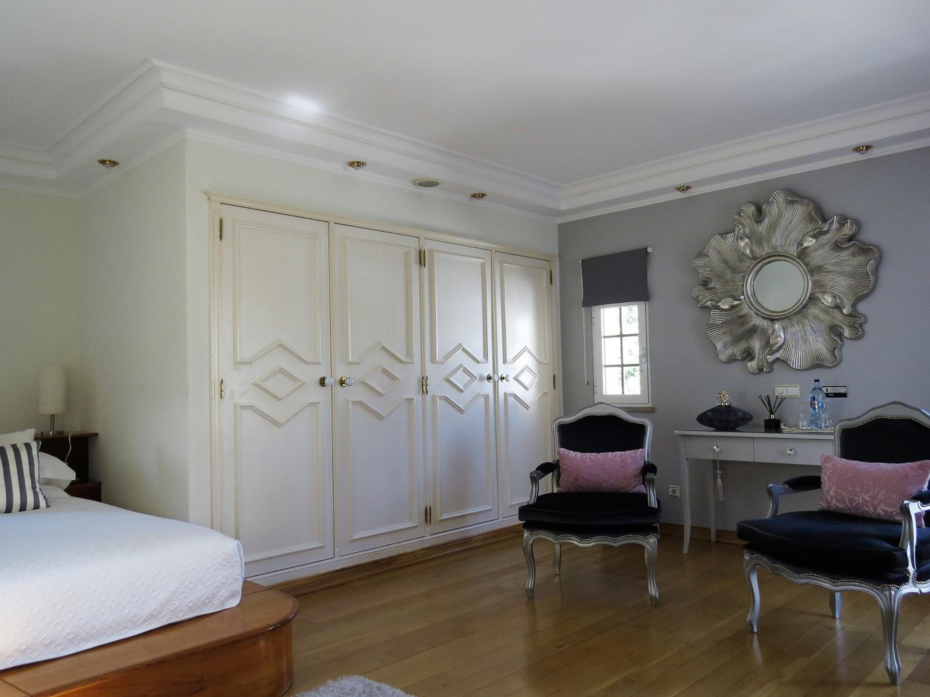 Suite - Photo 14