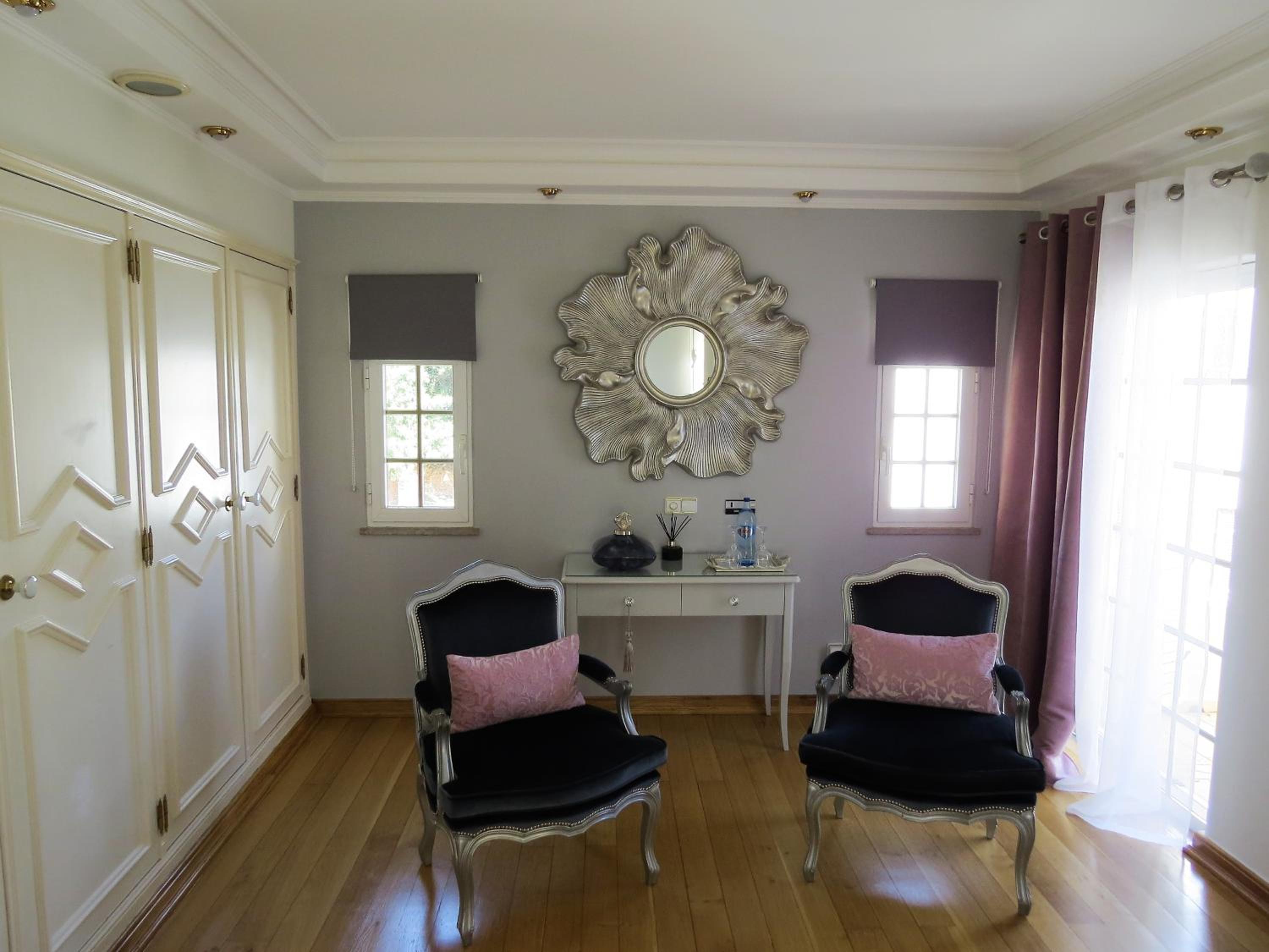 Suite - Photo 3