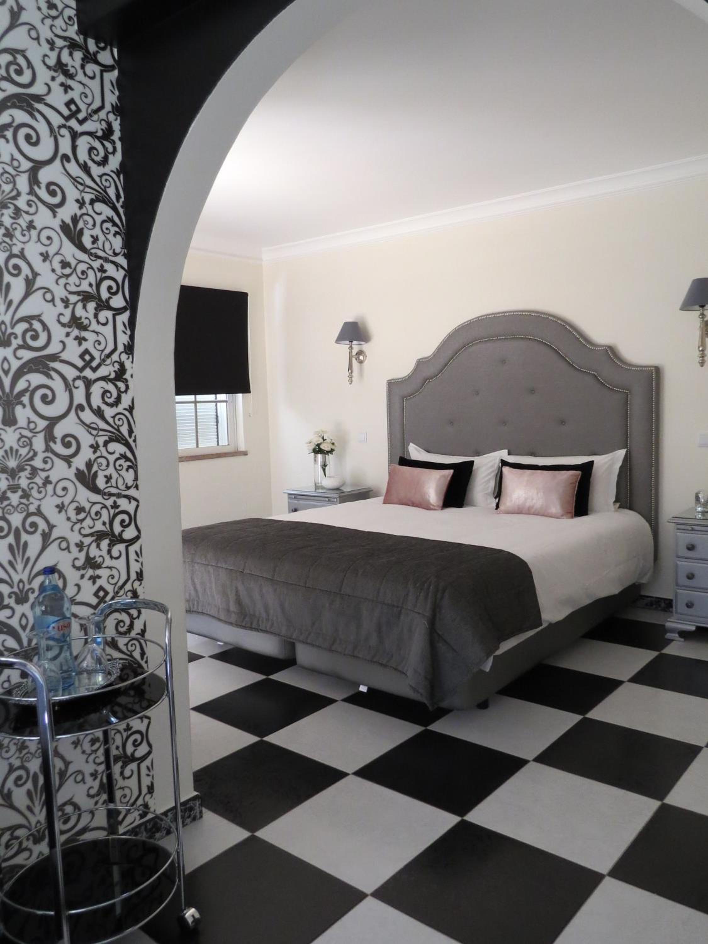 Suite - Photo 9