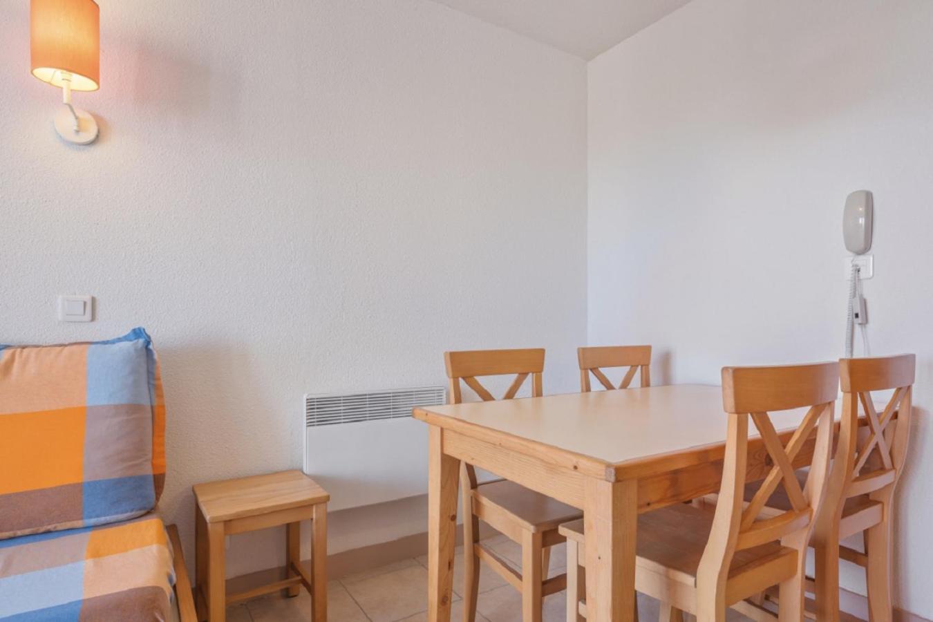 Select One-Bedroom Apartment (5 People) photo 2