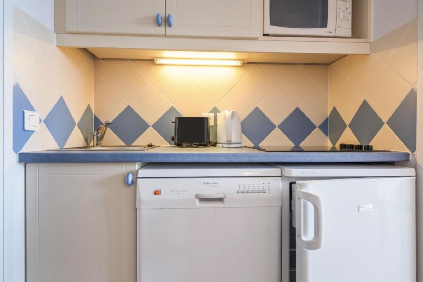 Select One-Bedroom Apartment (5 People) photo 3