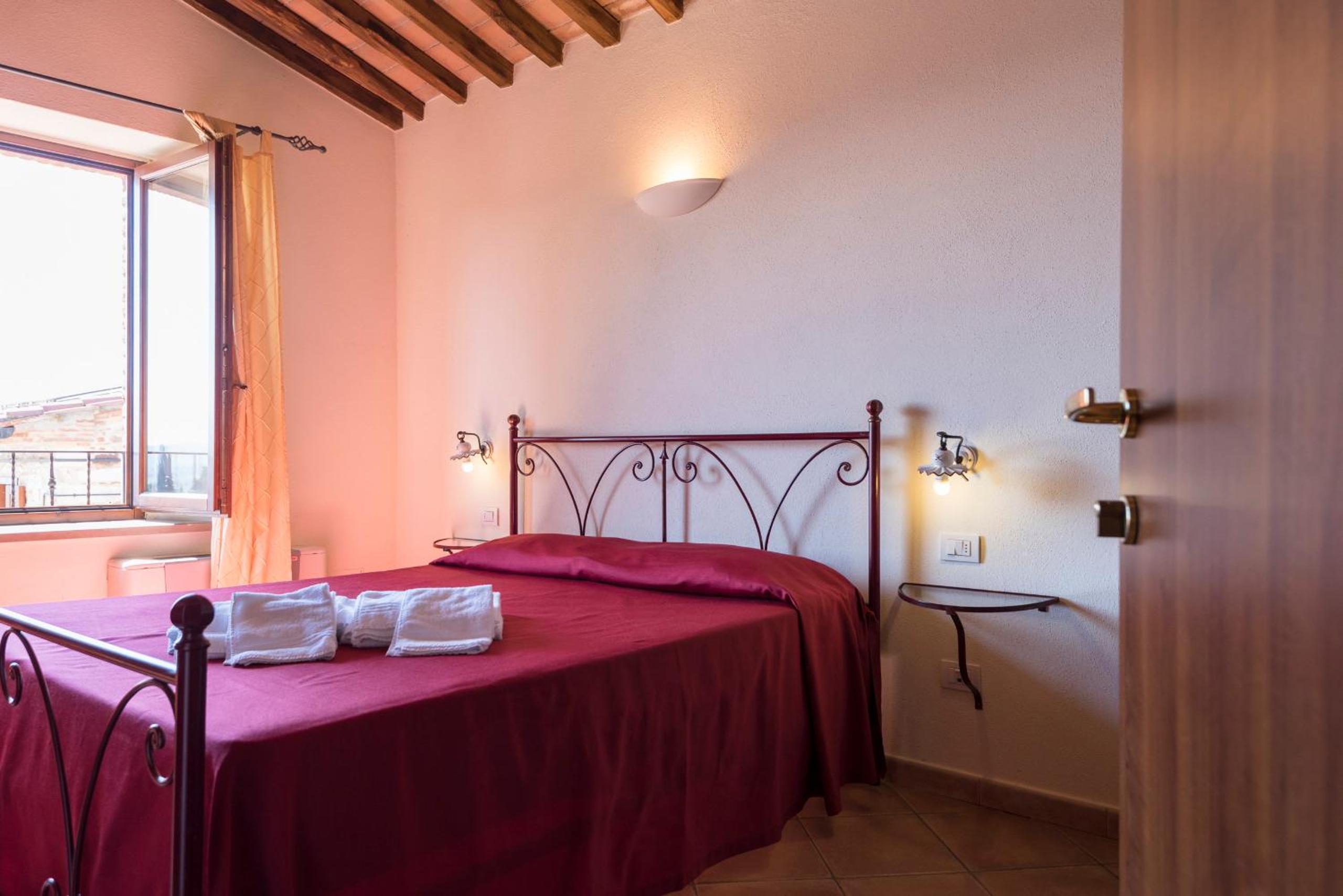 Double Room - Photo 3