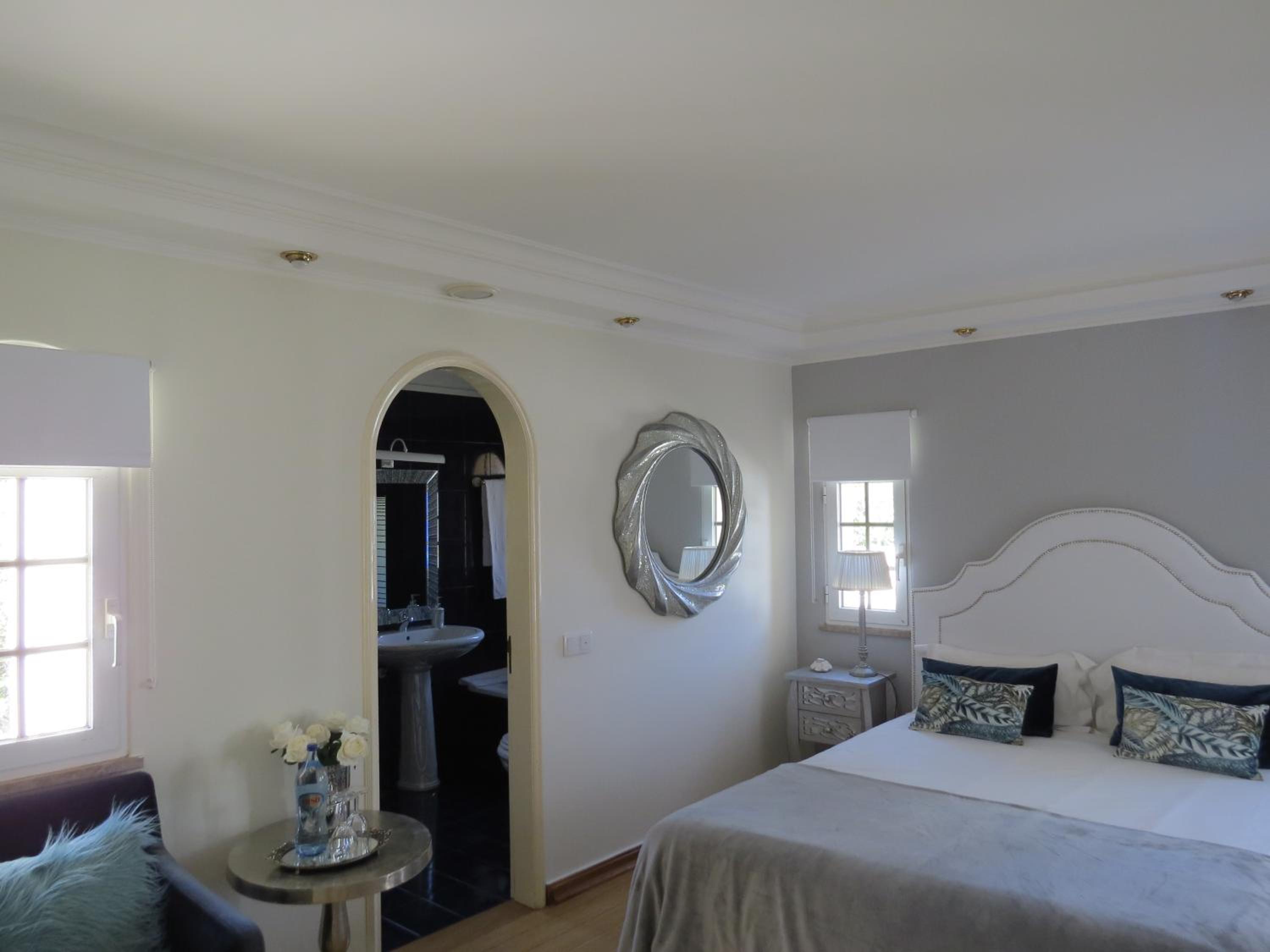 Suite - Photo 7