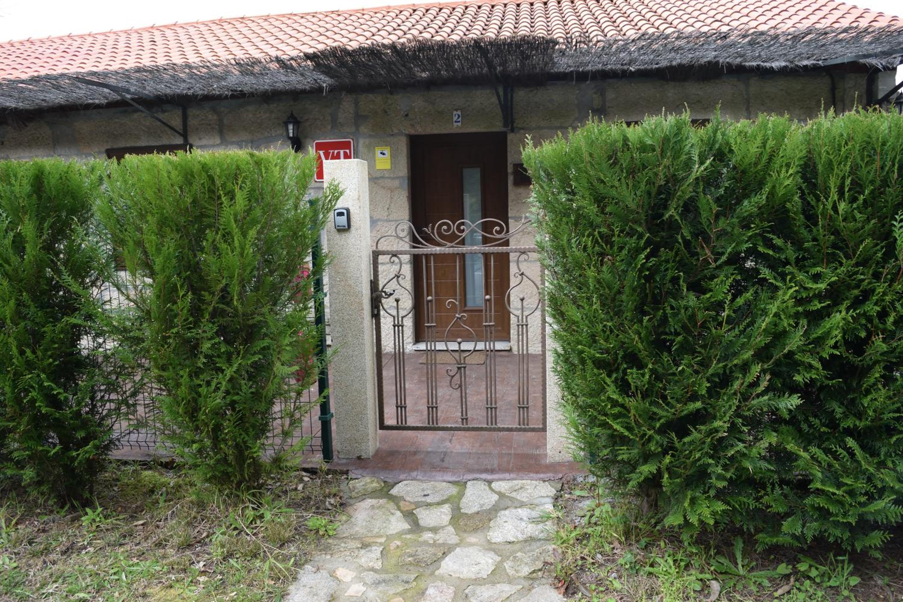 Three-Bedroom House photo 2