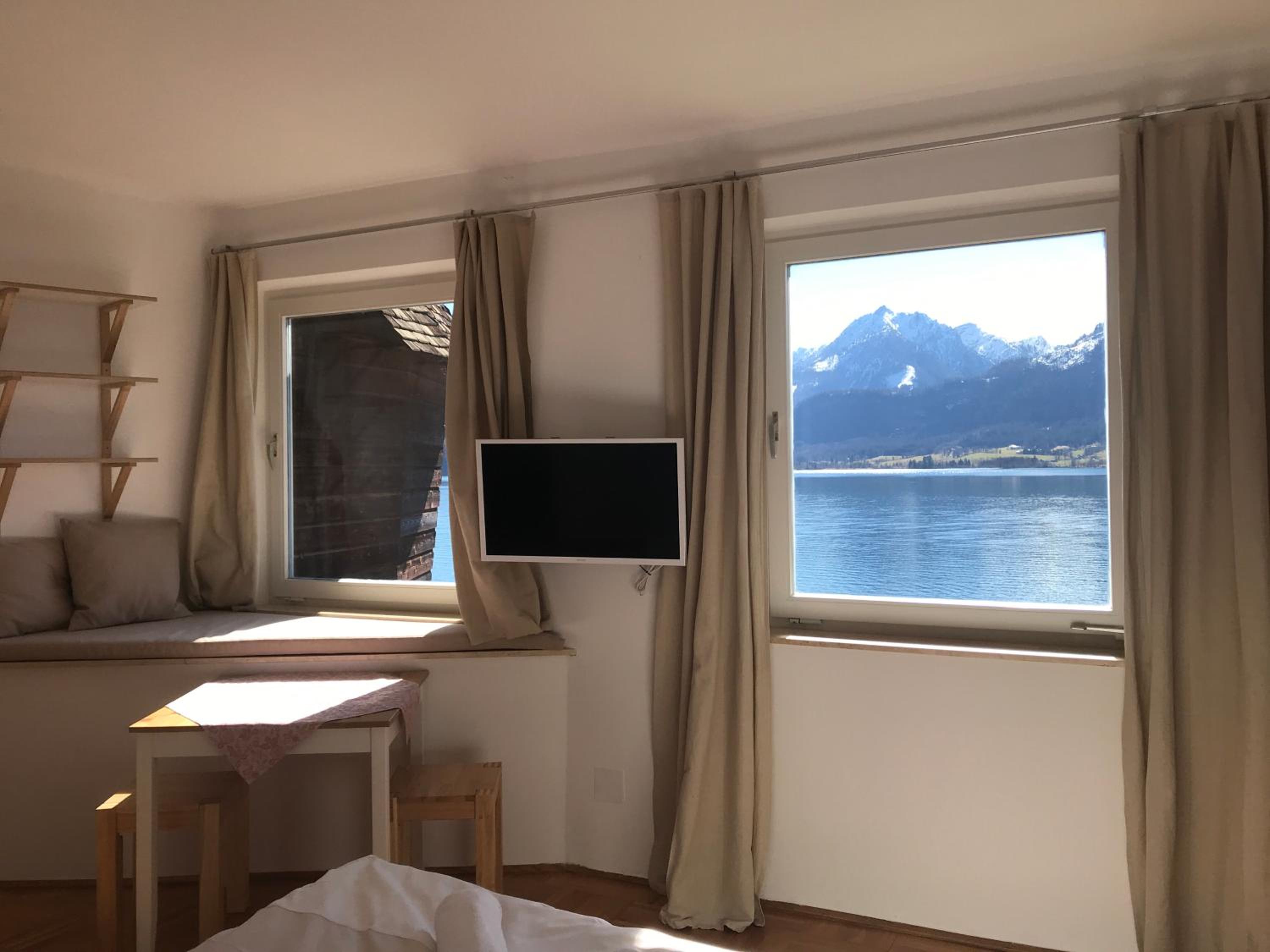 Studio Apartment with Lake View photo 3