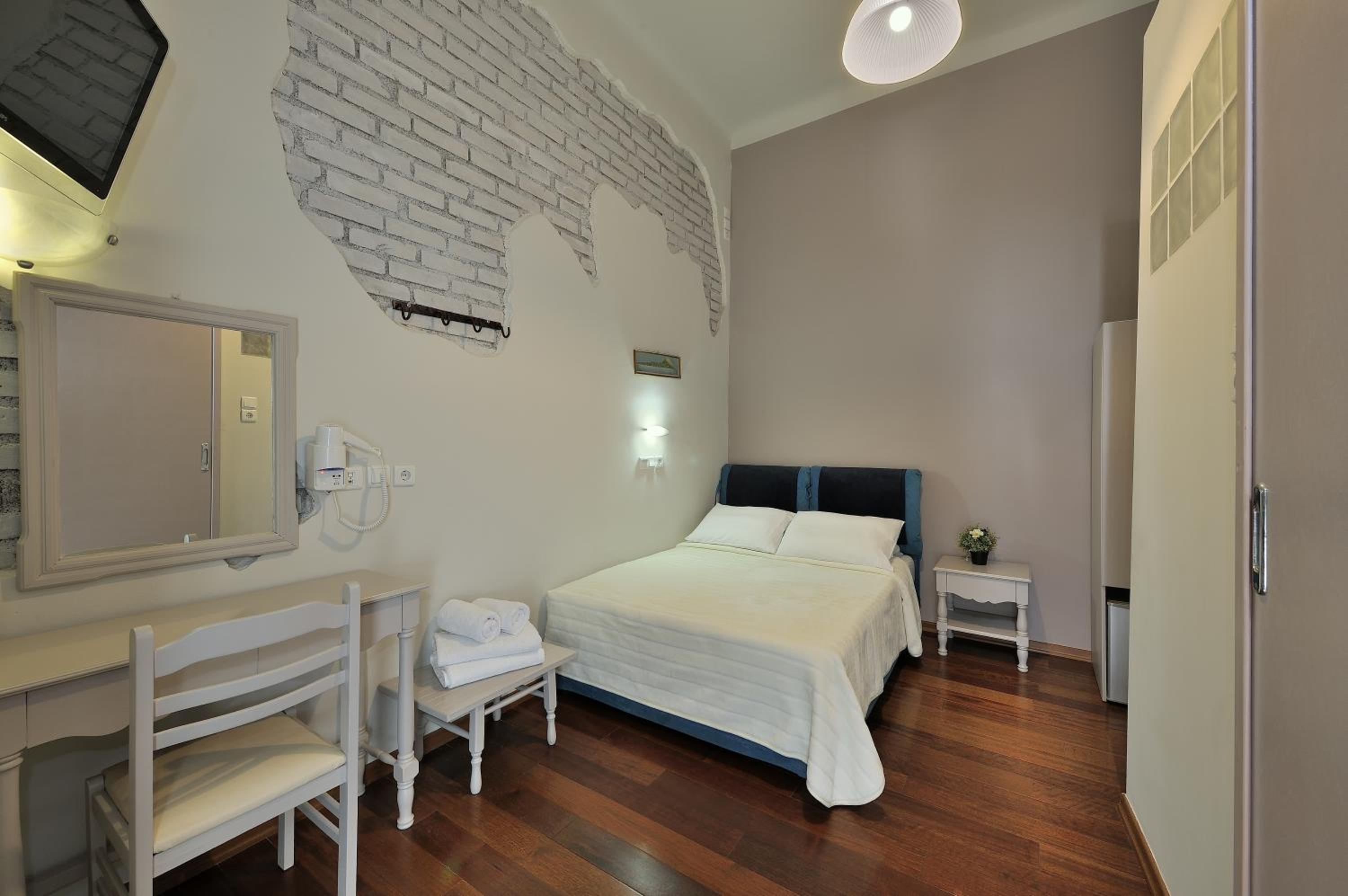 Budget Double or Twin Room photo 2