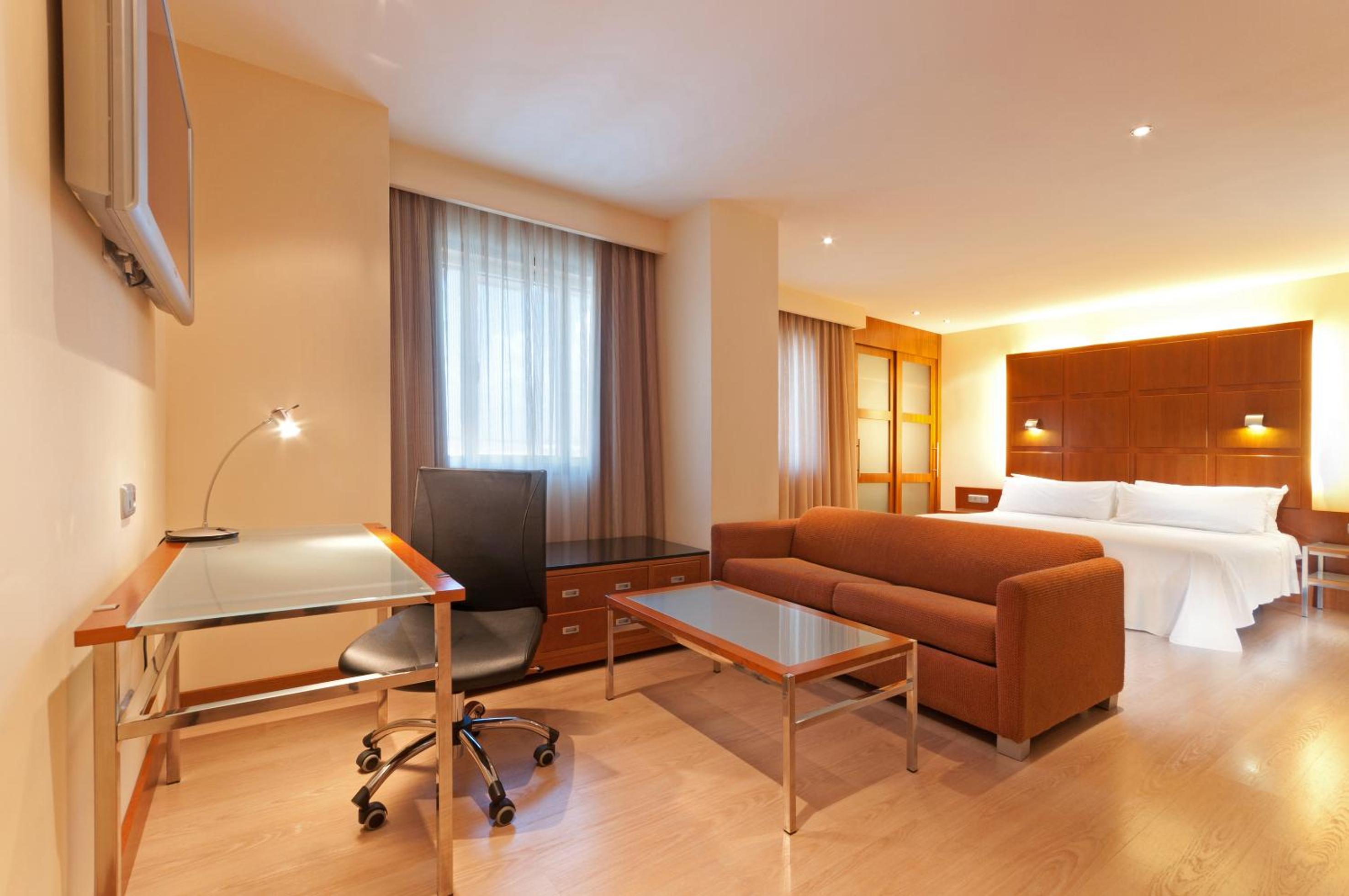 Suite Junior con Traslado al Aeropuerto (1 Adulto)
