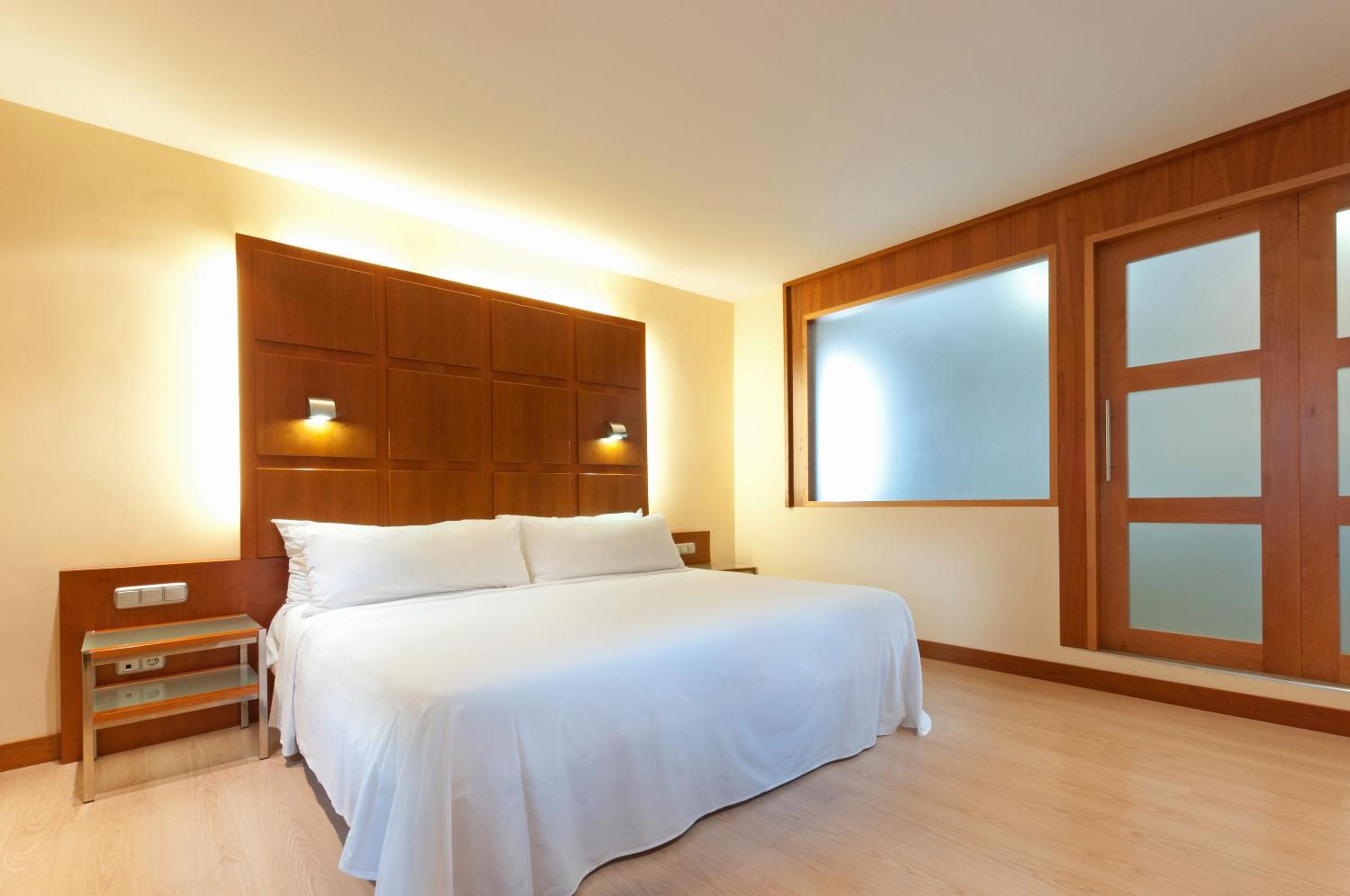 Junior Suite with Airport Transfer (1 Adult) photo 2