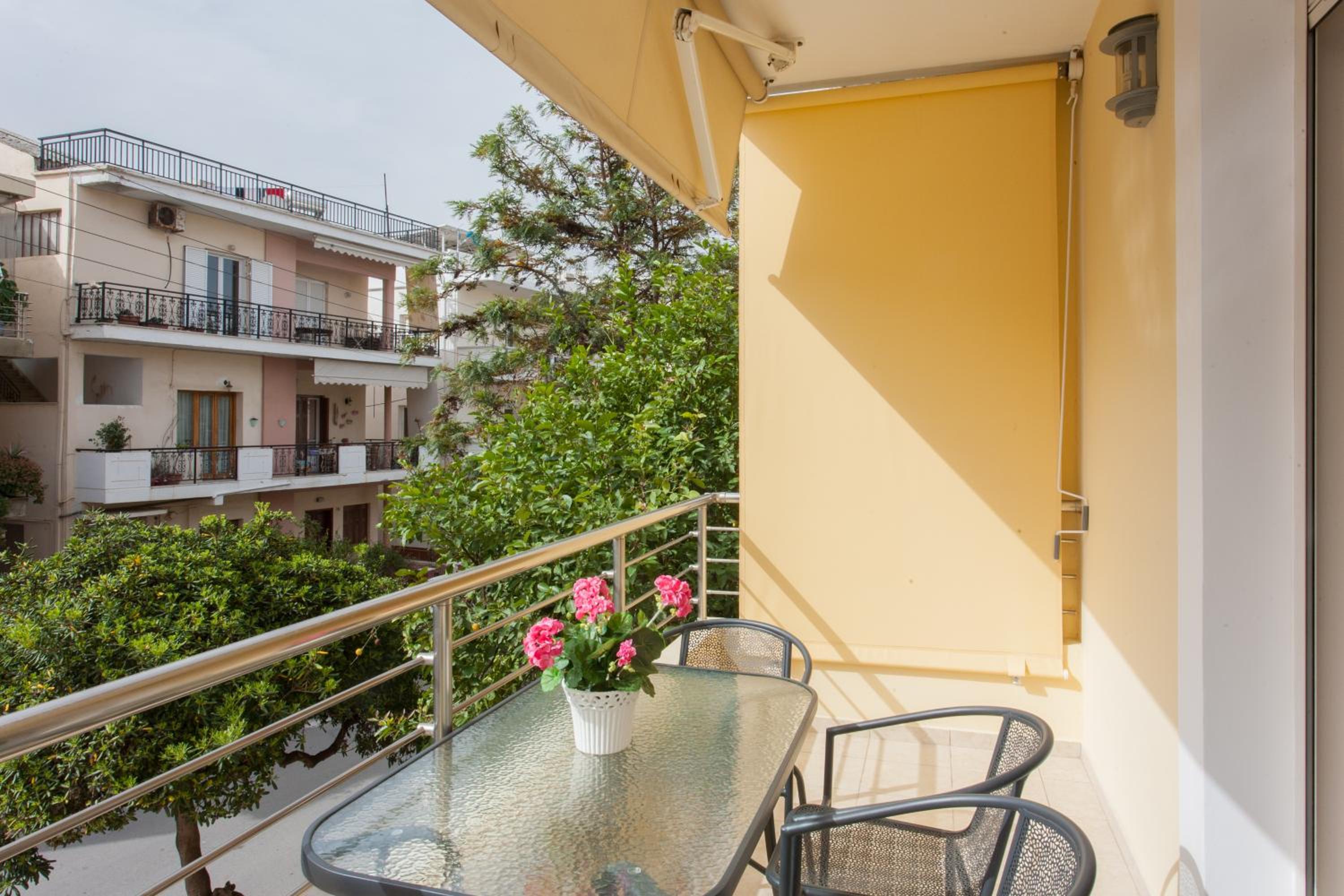 Apartment with Balcony photo 3