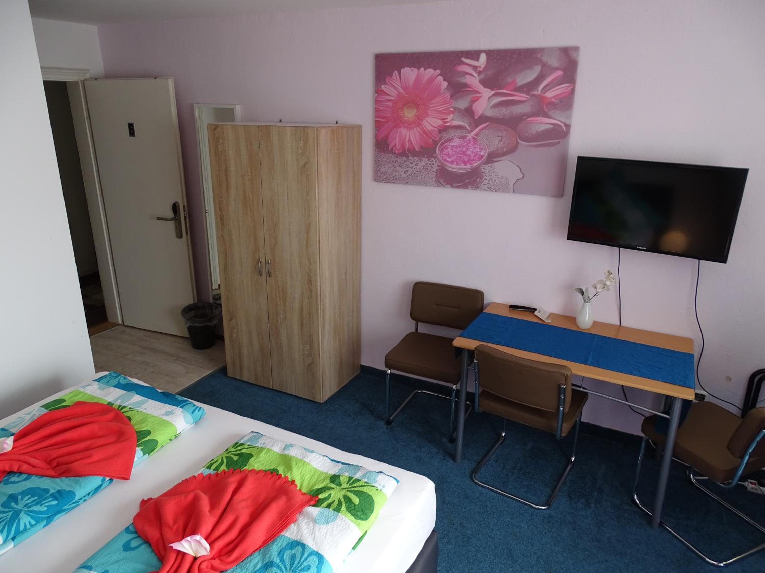 Double Room with Private Bathroom - Photo 5