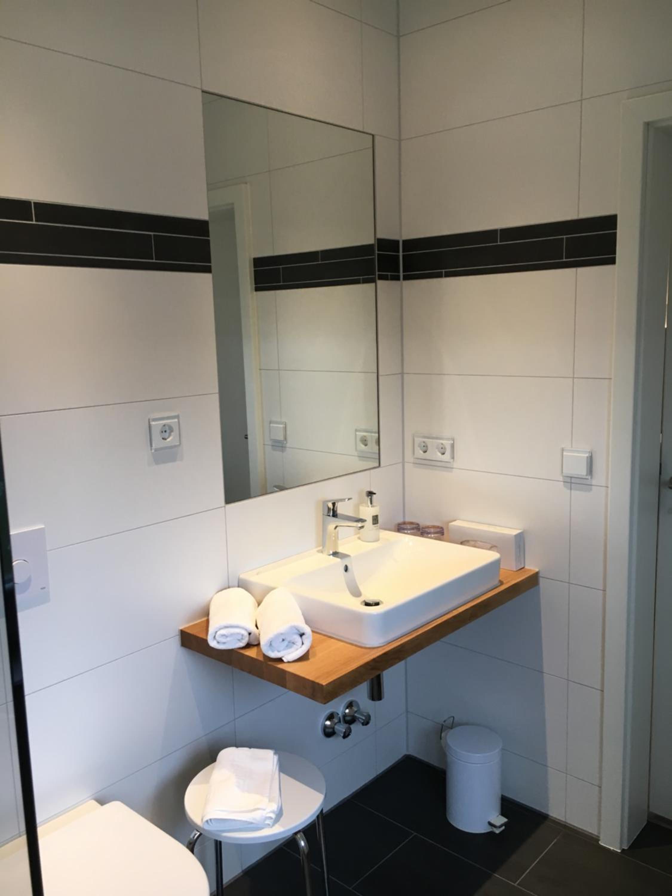 Deluxe Double Room with Extra Bed photo 3
