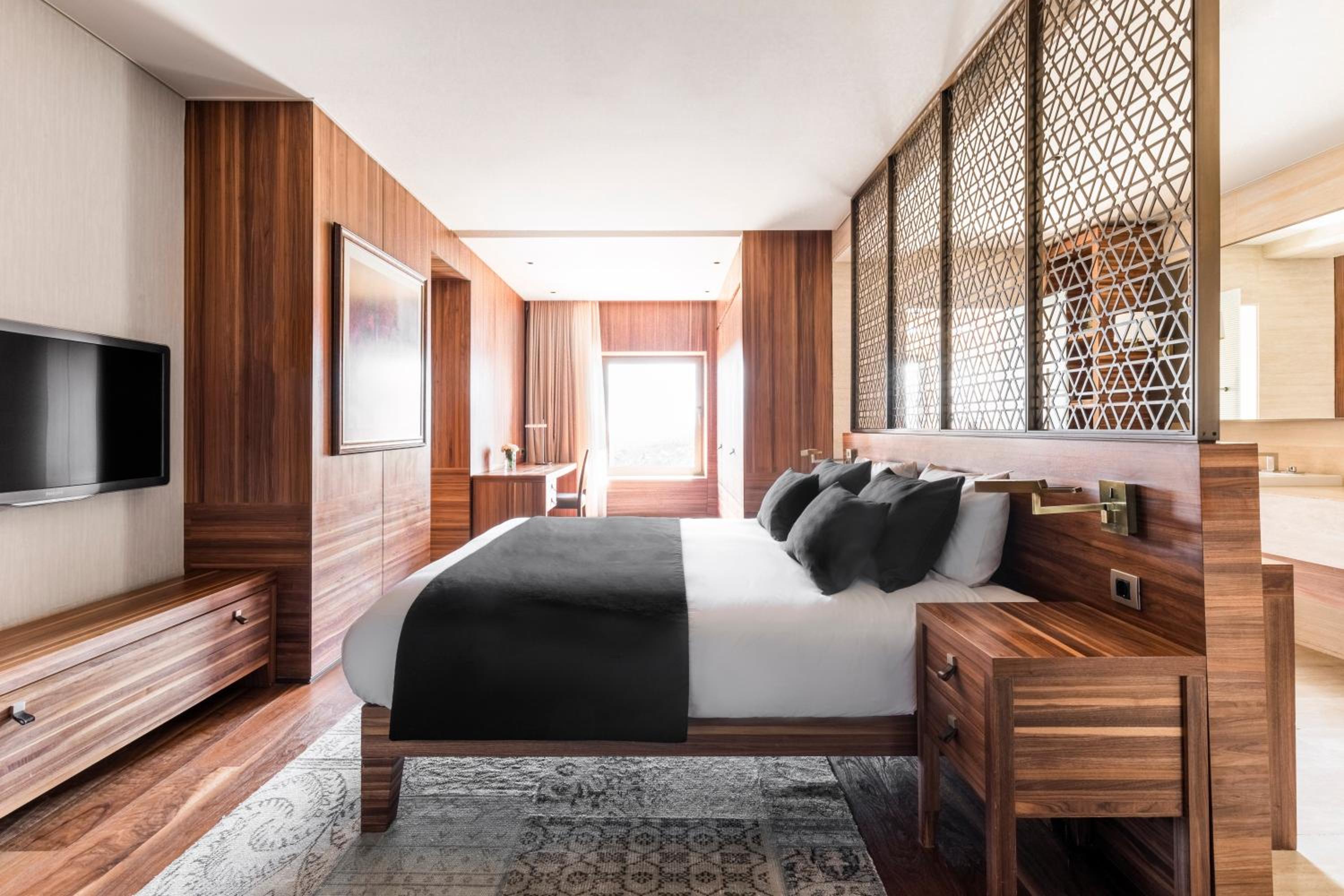 Superior Suite with Land View  - Photo 8