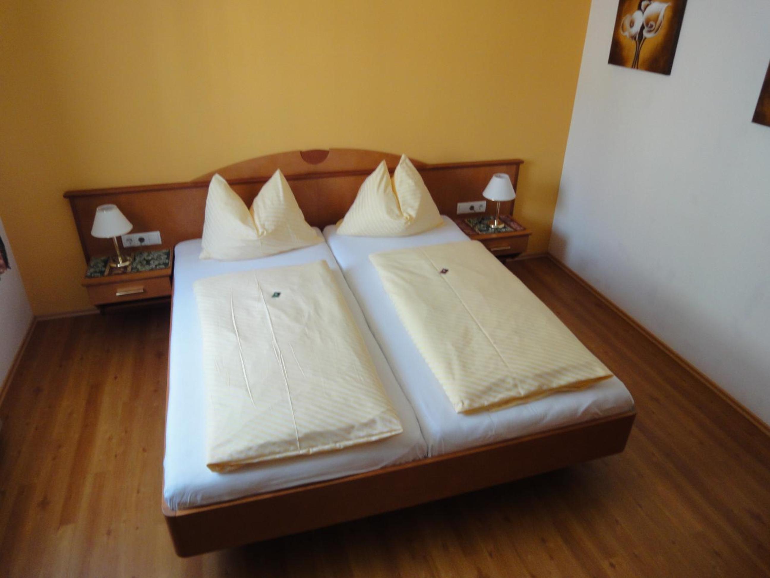 Double Room - Photo 5