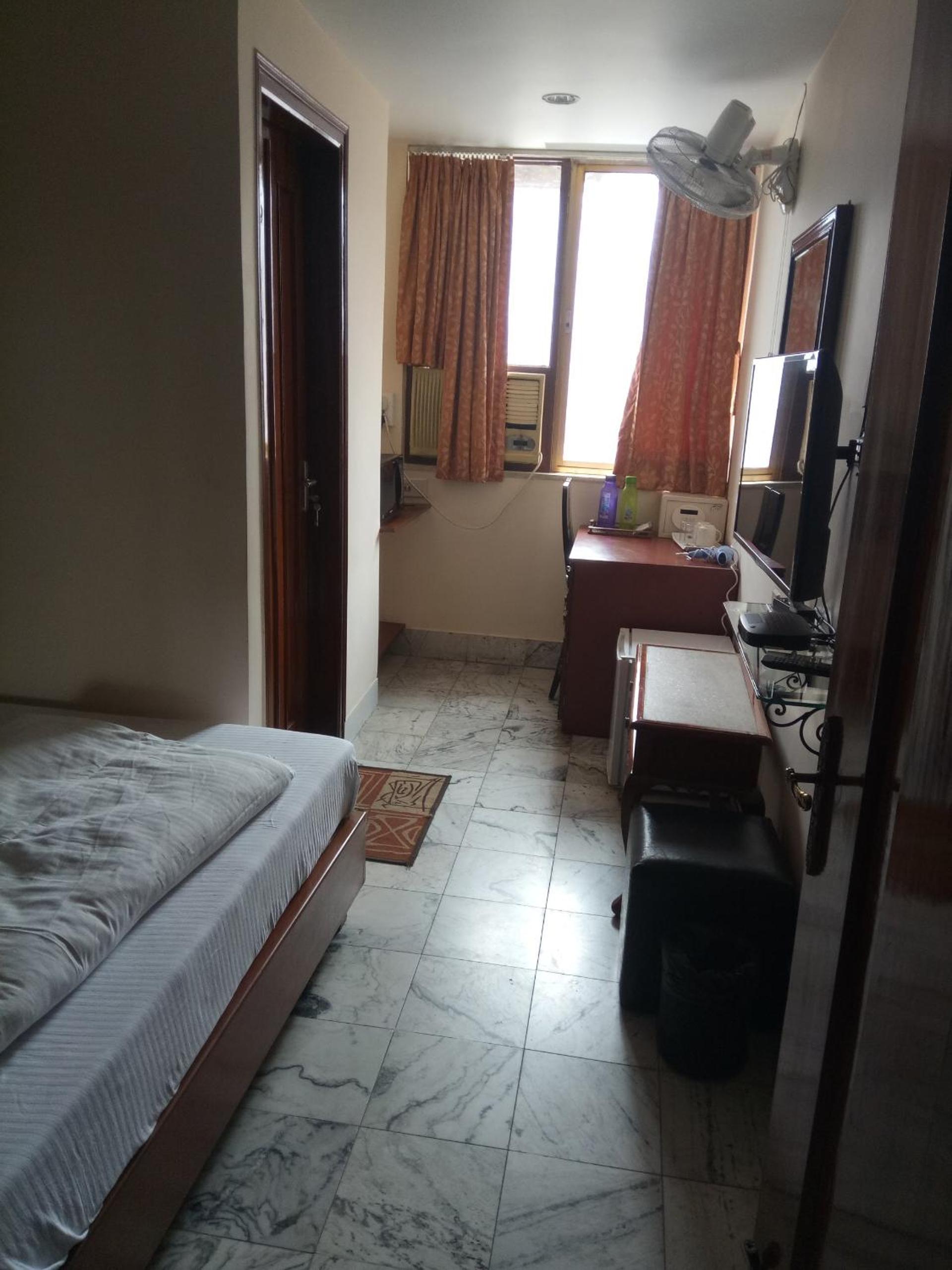 Deluxe Double Room - Photo 8
