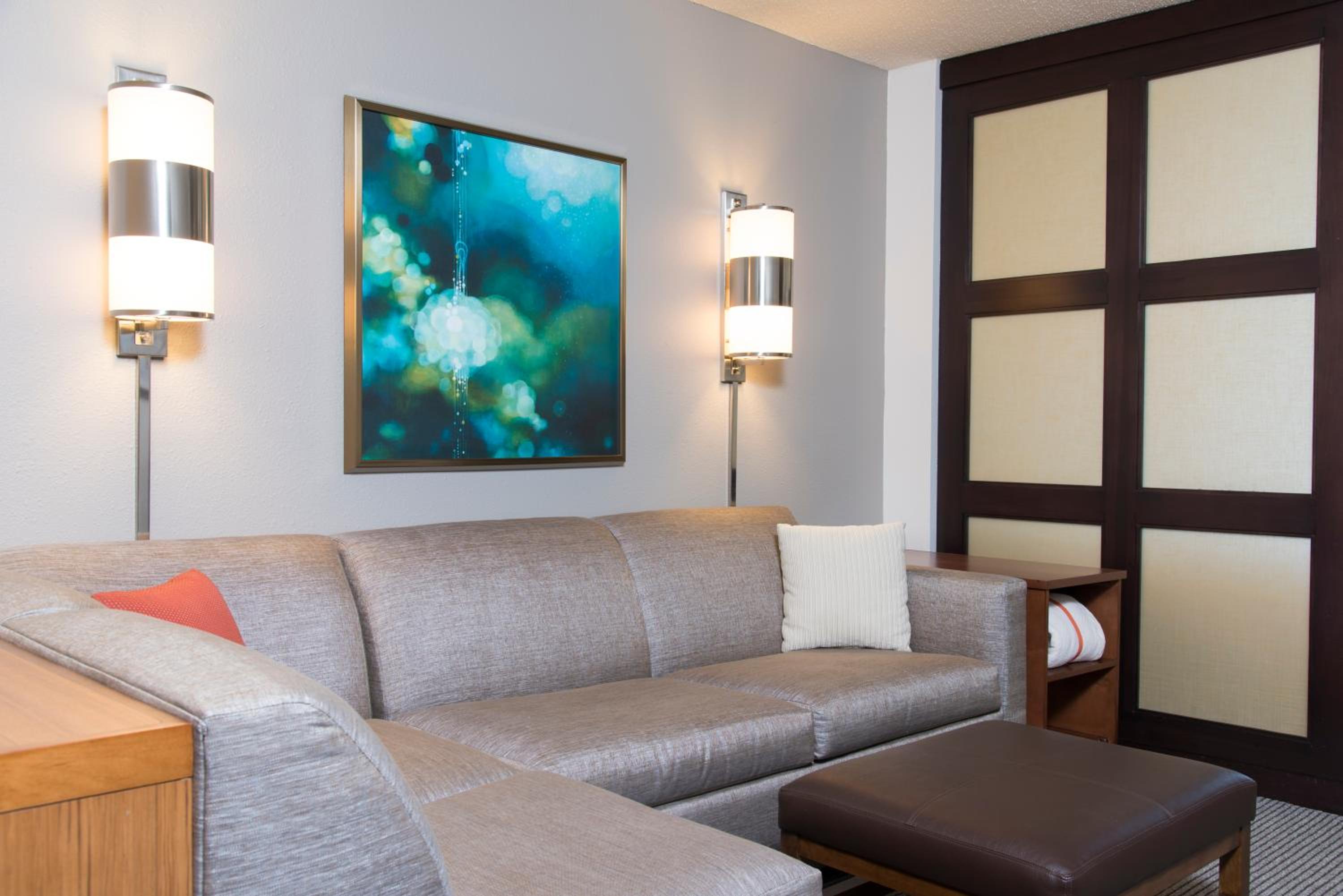 King Room with Sofa Bed - High Floor - Photo 5