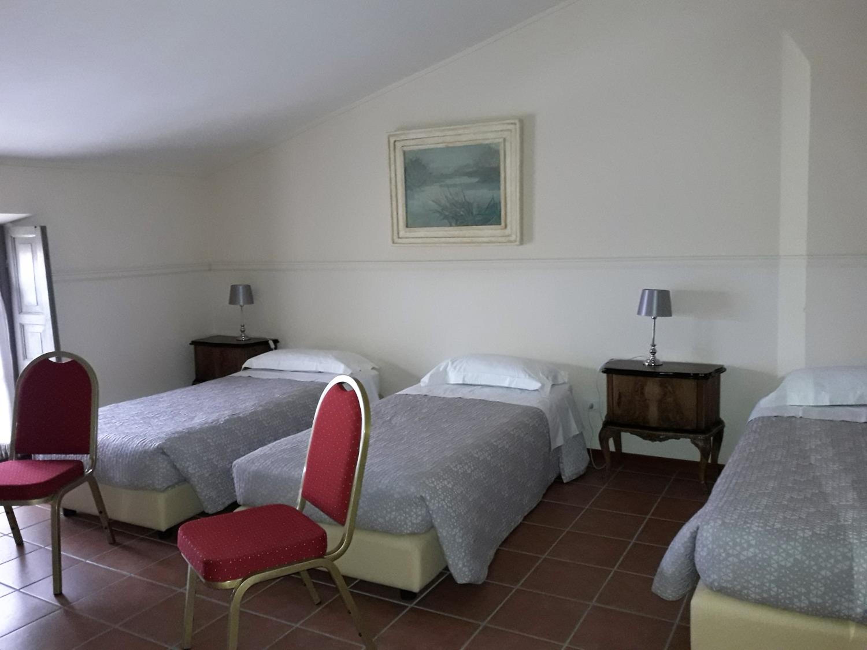 Triple Room - Photo 11