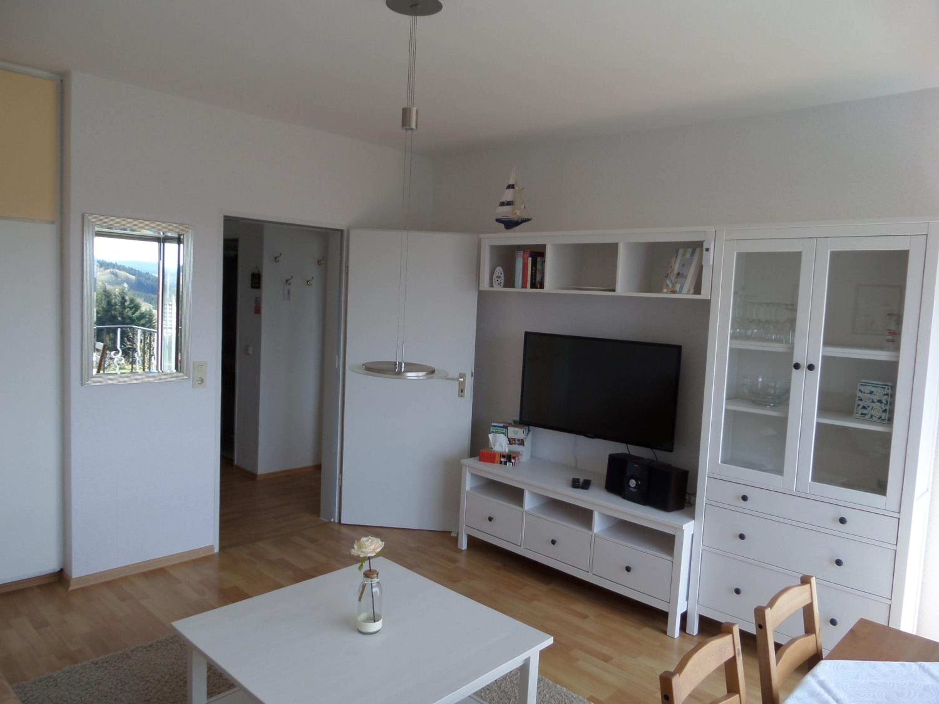 Apartment with Balcony photo 3