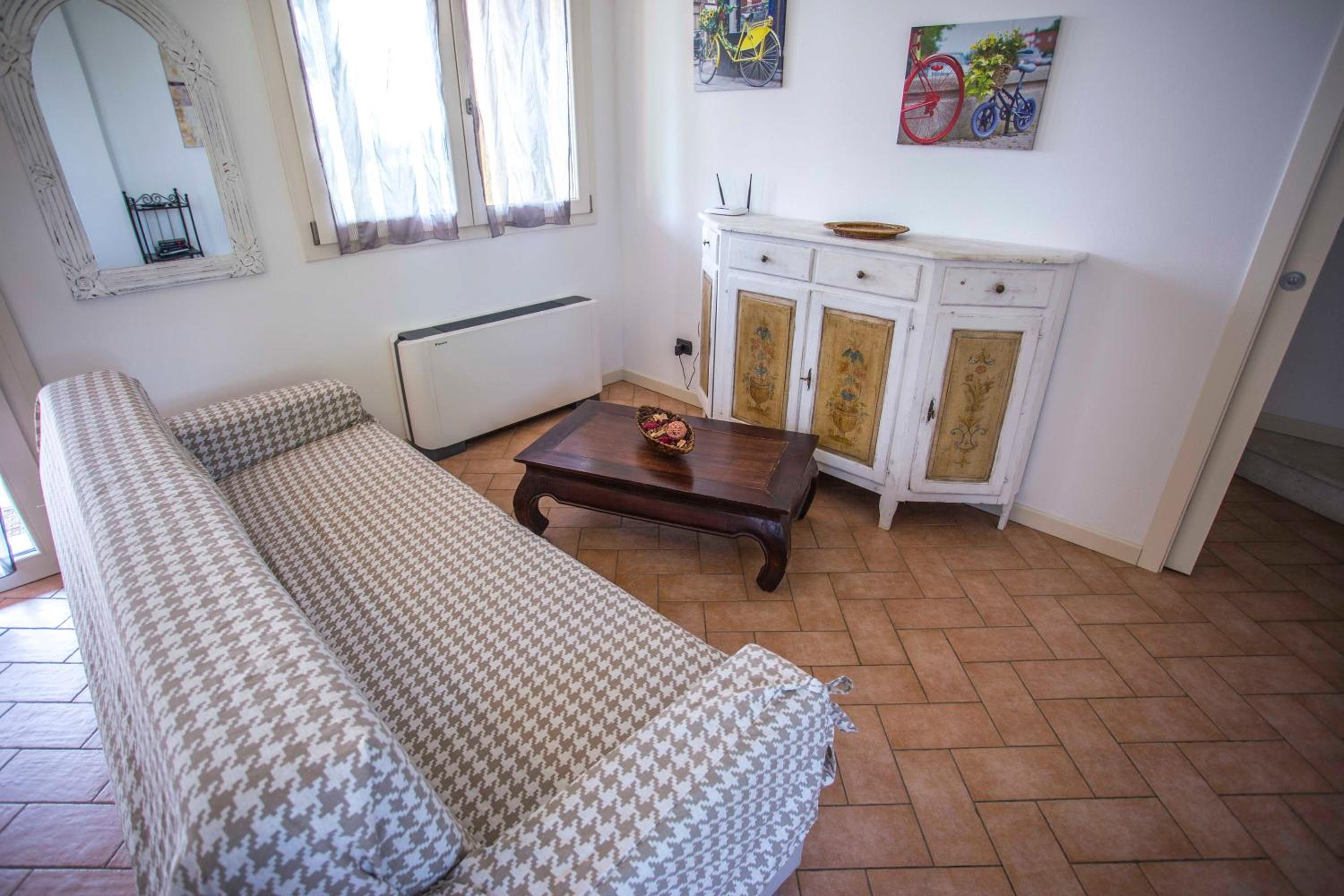 Two-Bedroom Apartment - Split Level photo 1