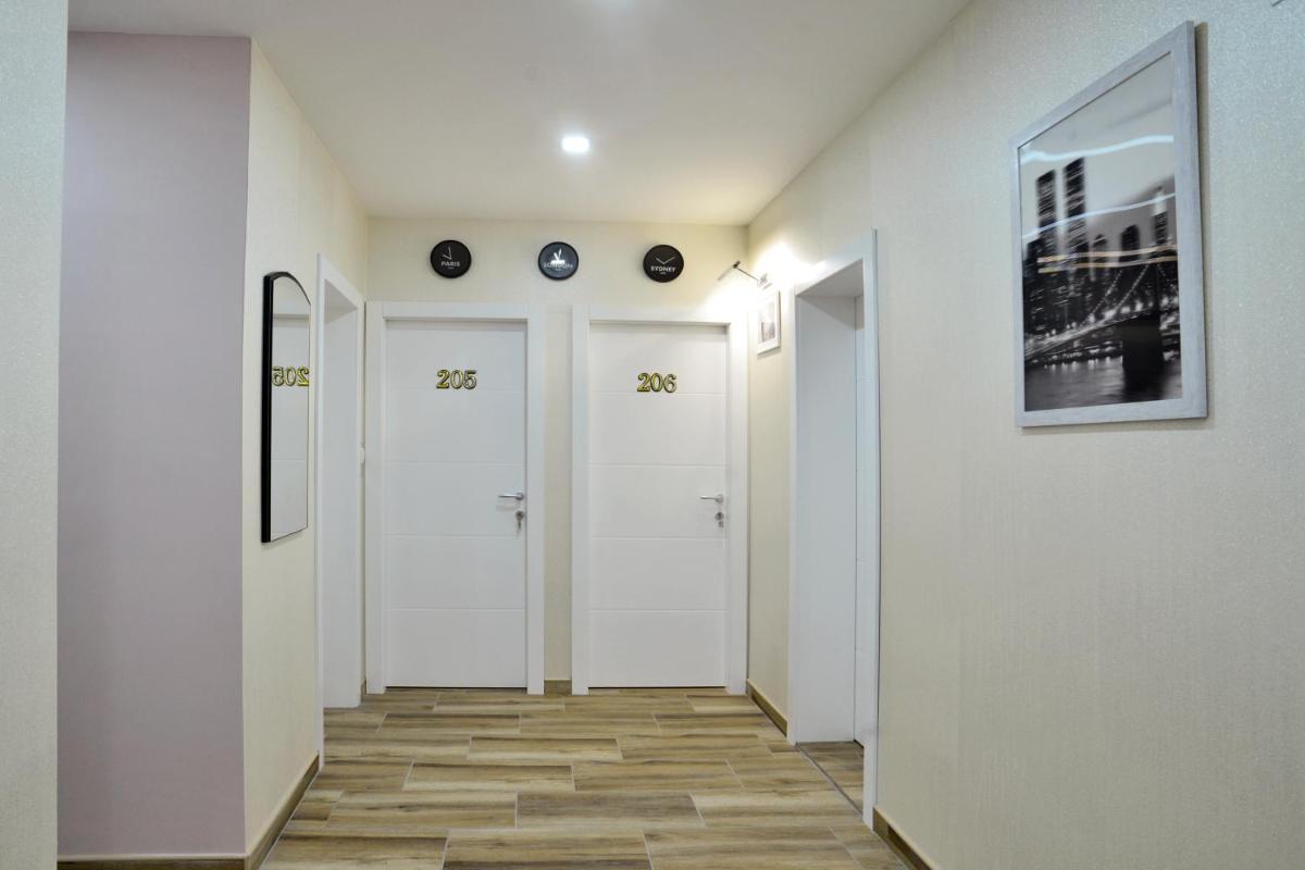 Double or Twin Room with Bathroom photo 2