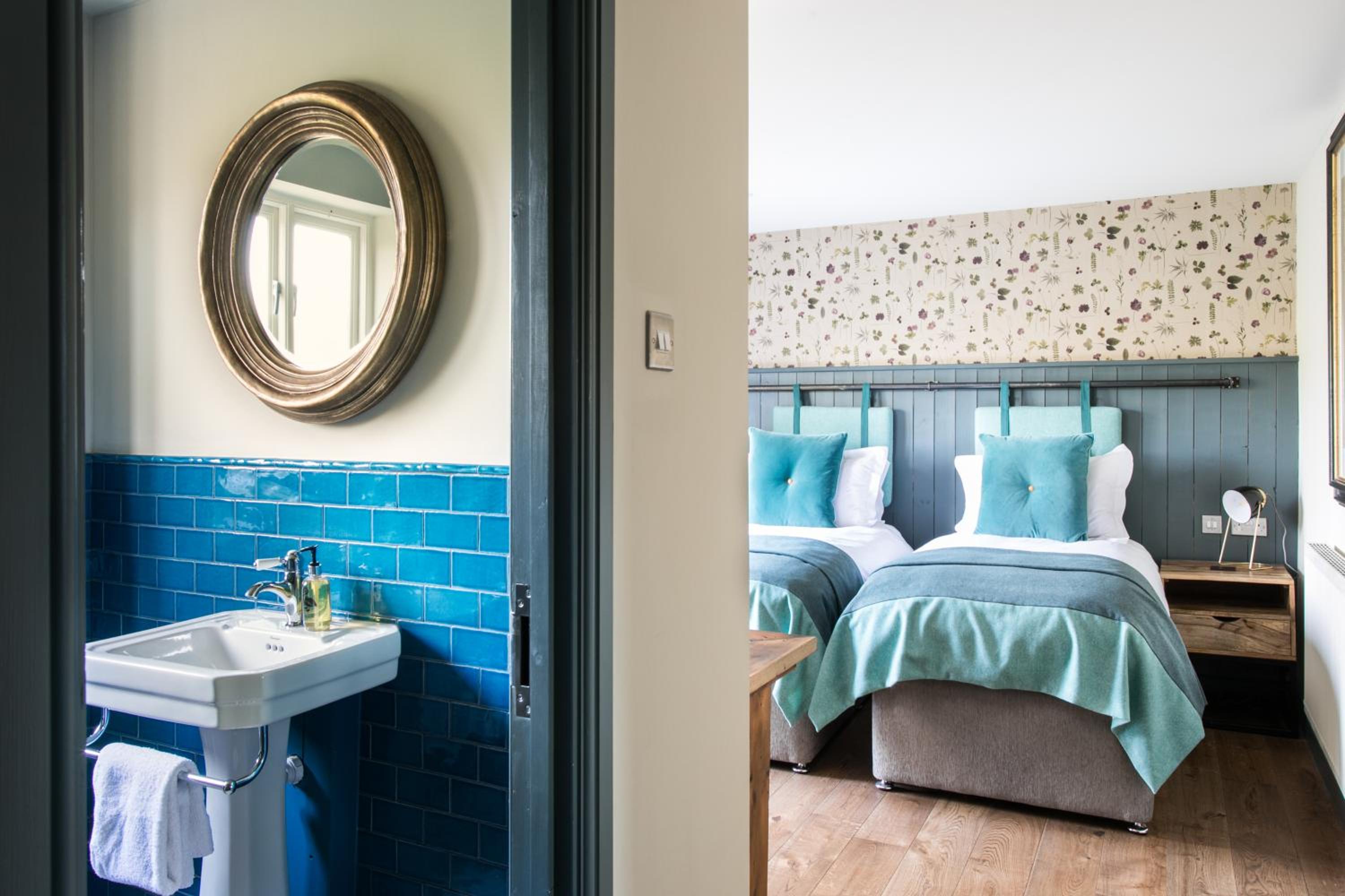 Superior Twin Room with Garden View photo 2