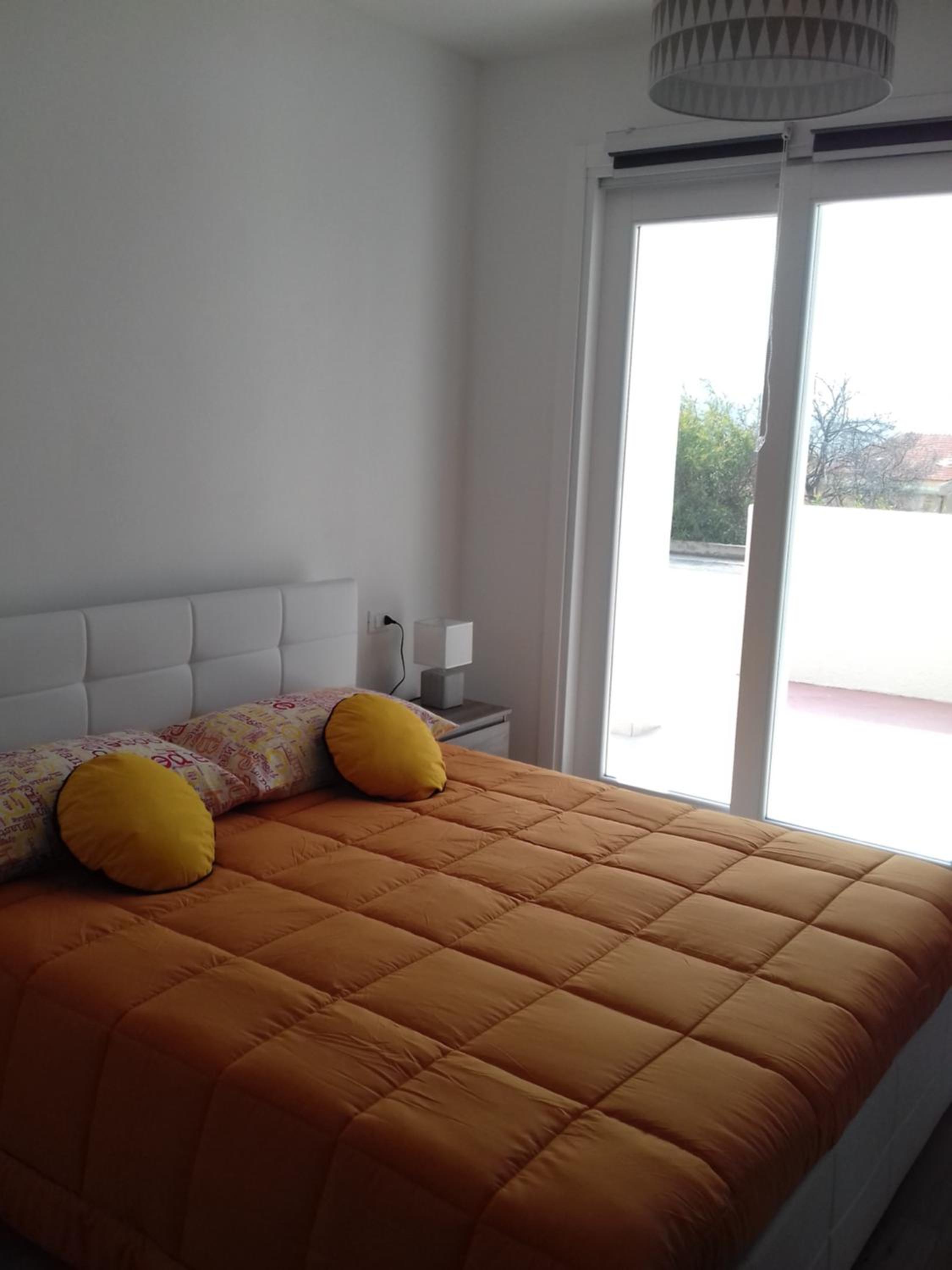 Deluxe Double Room (2 Adults + 1 Child) - Photo 8