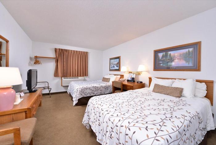 Double Room with Two Double Beds - Non-Smoking - Photo 1