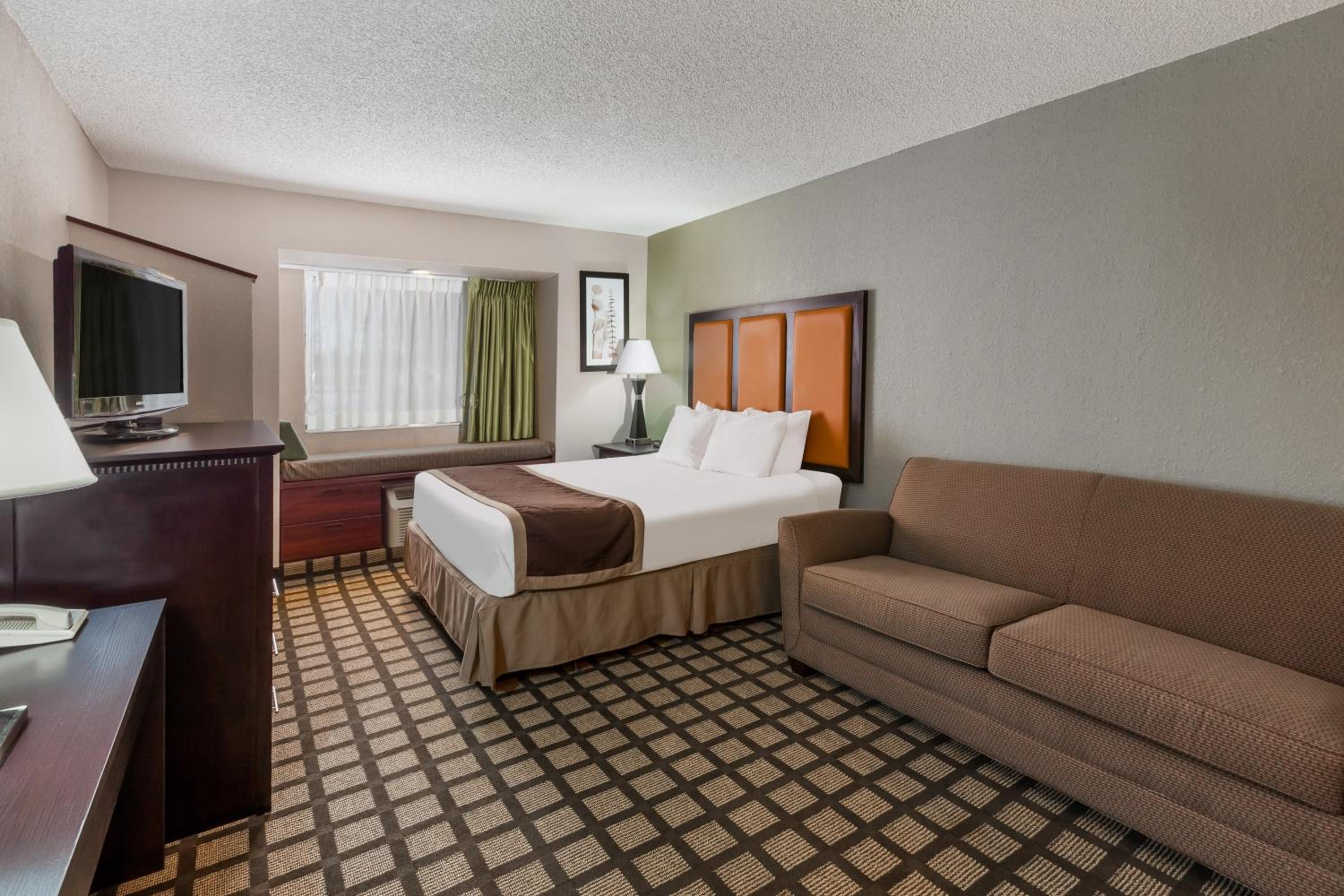 Queen Room - Disability Access - Photo 1