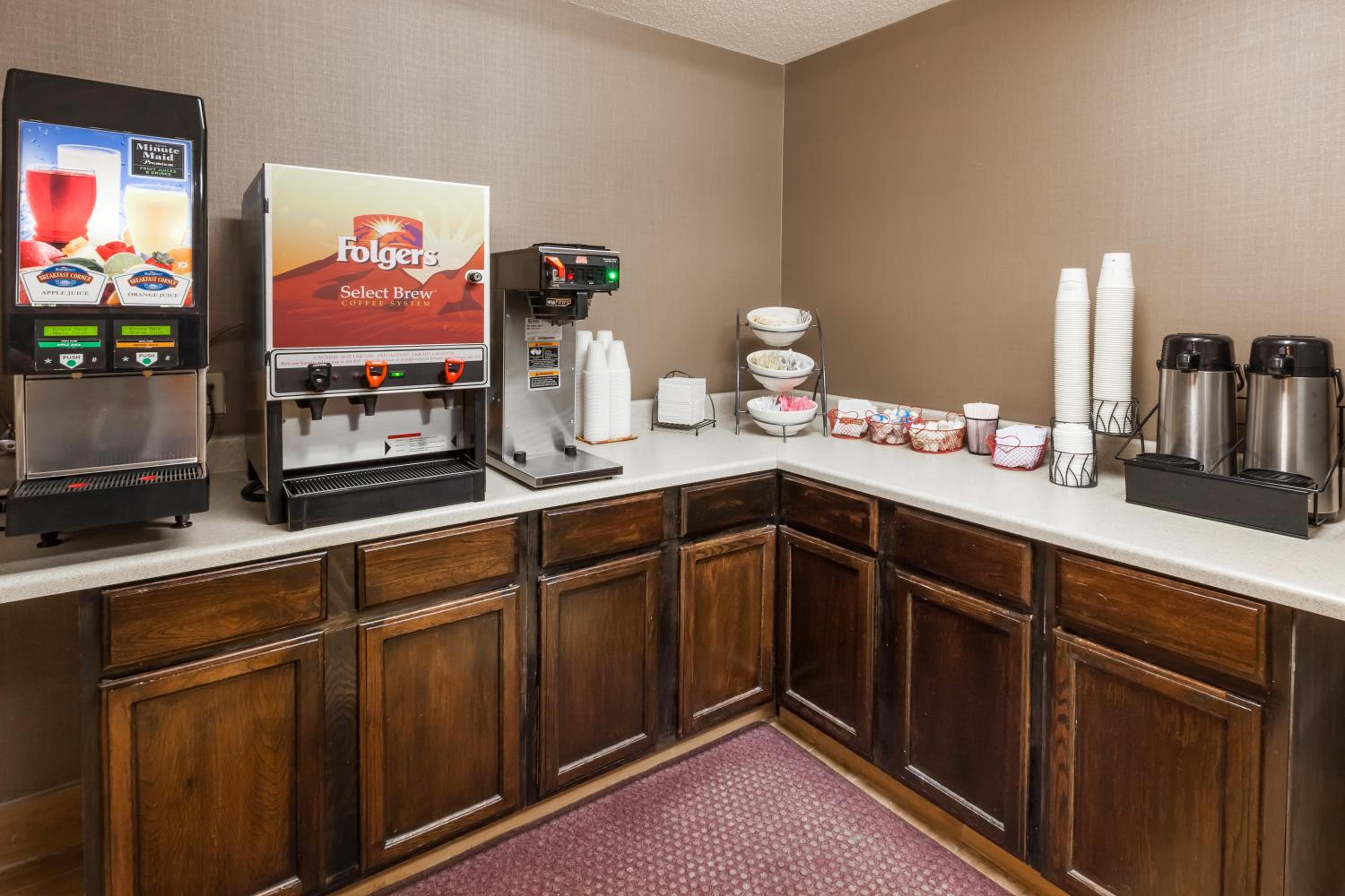One-Room King Suite - Non-Smoking - Photo 2