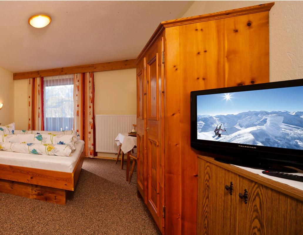 Double Room G photo 3