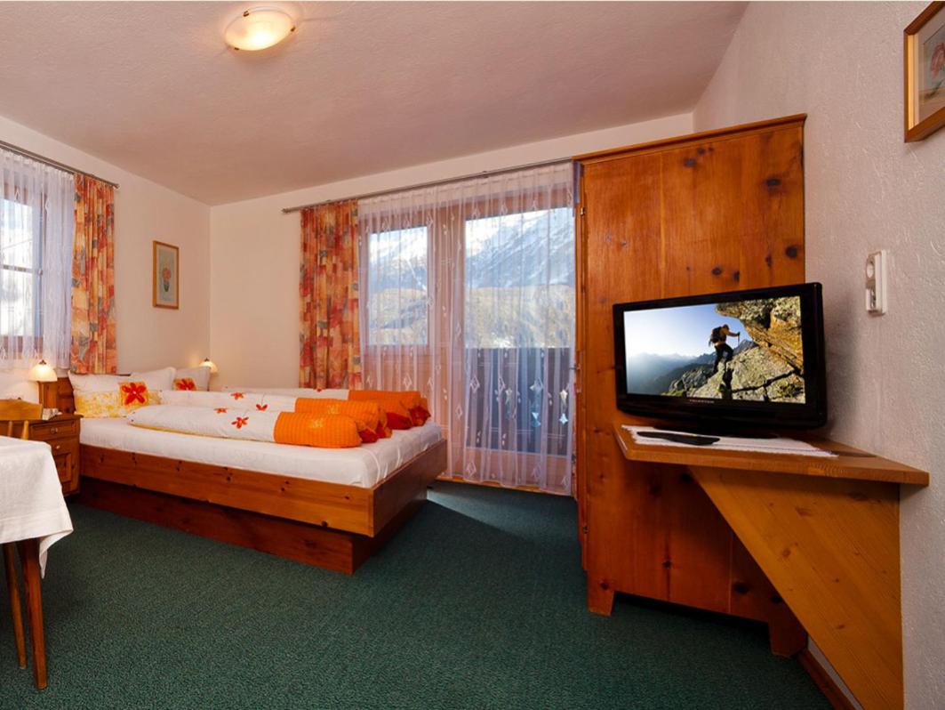 Double Room A photo 2