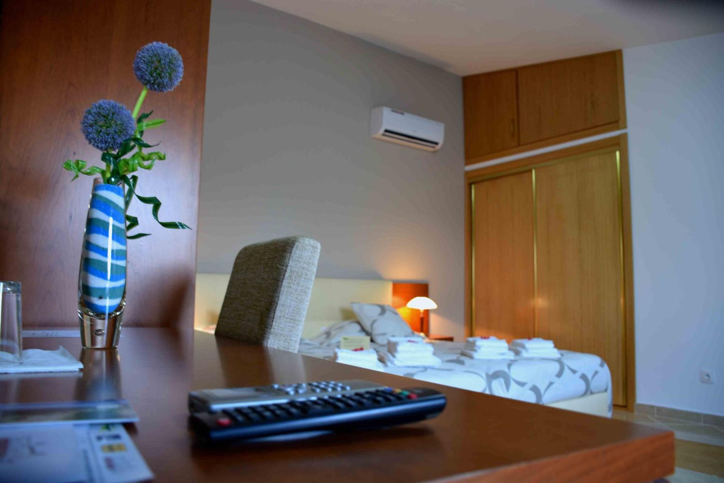 Deluxe Room (2 Adults + 1 Child) photo 2
