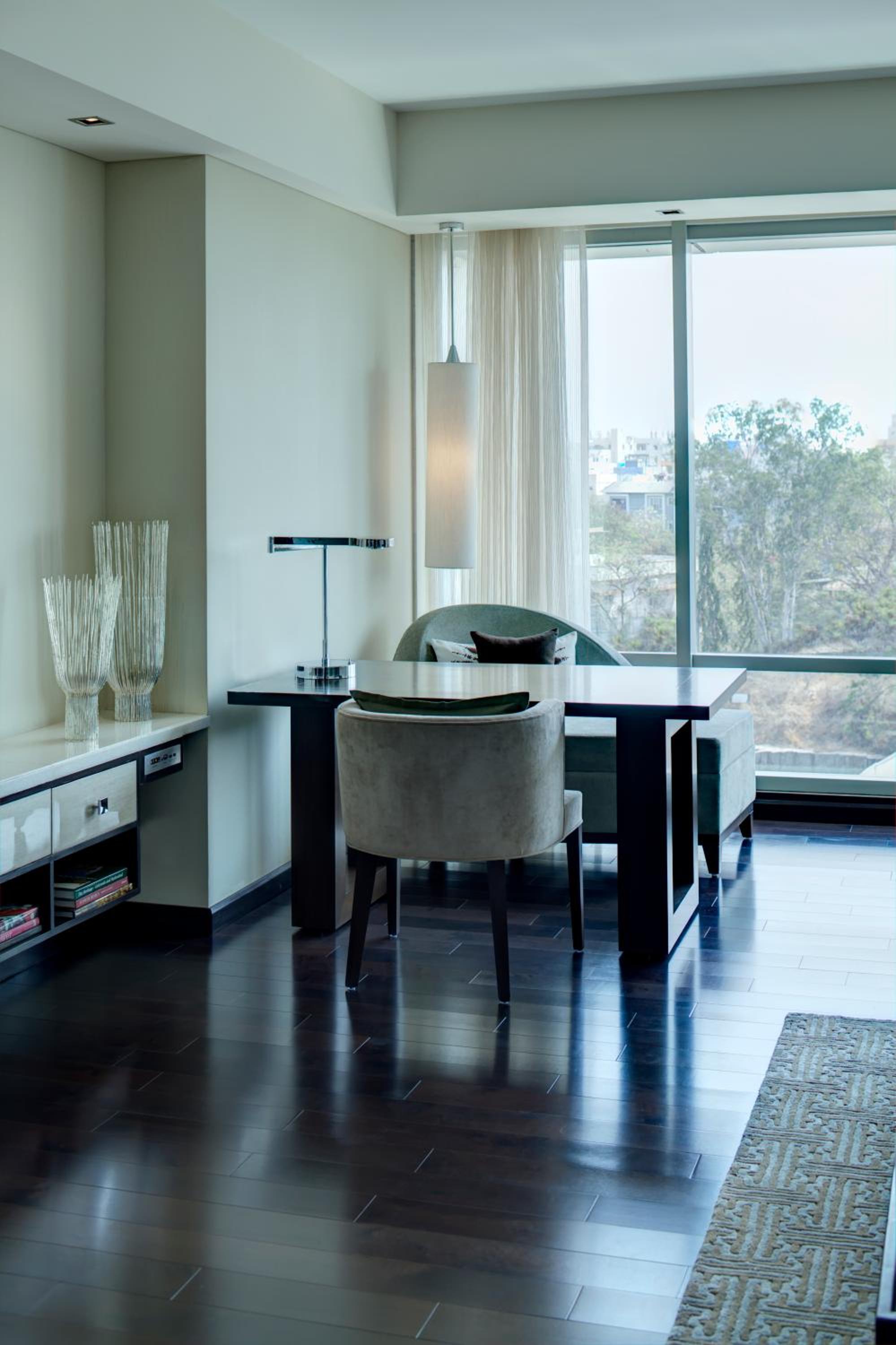 King Room thumbnail 6
