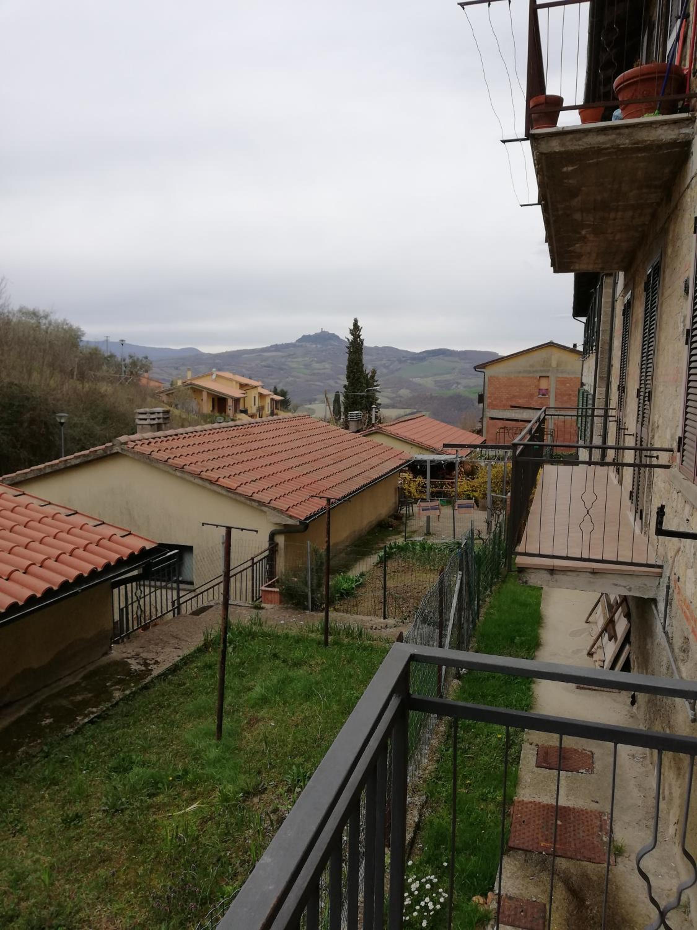 Apartment with Terrace - Photo 22