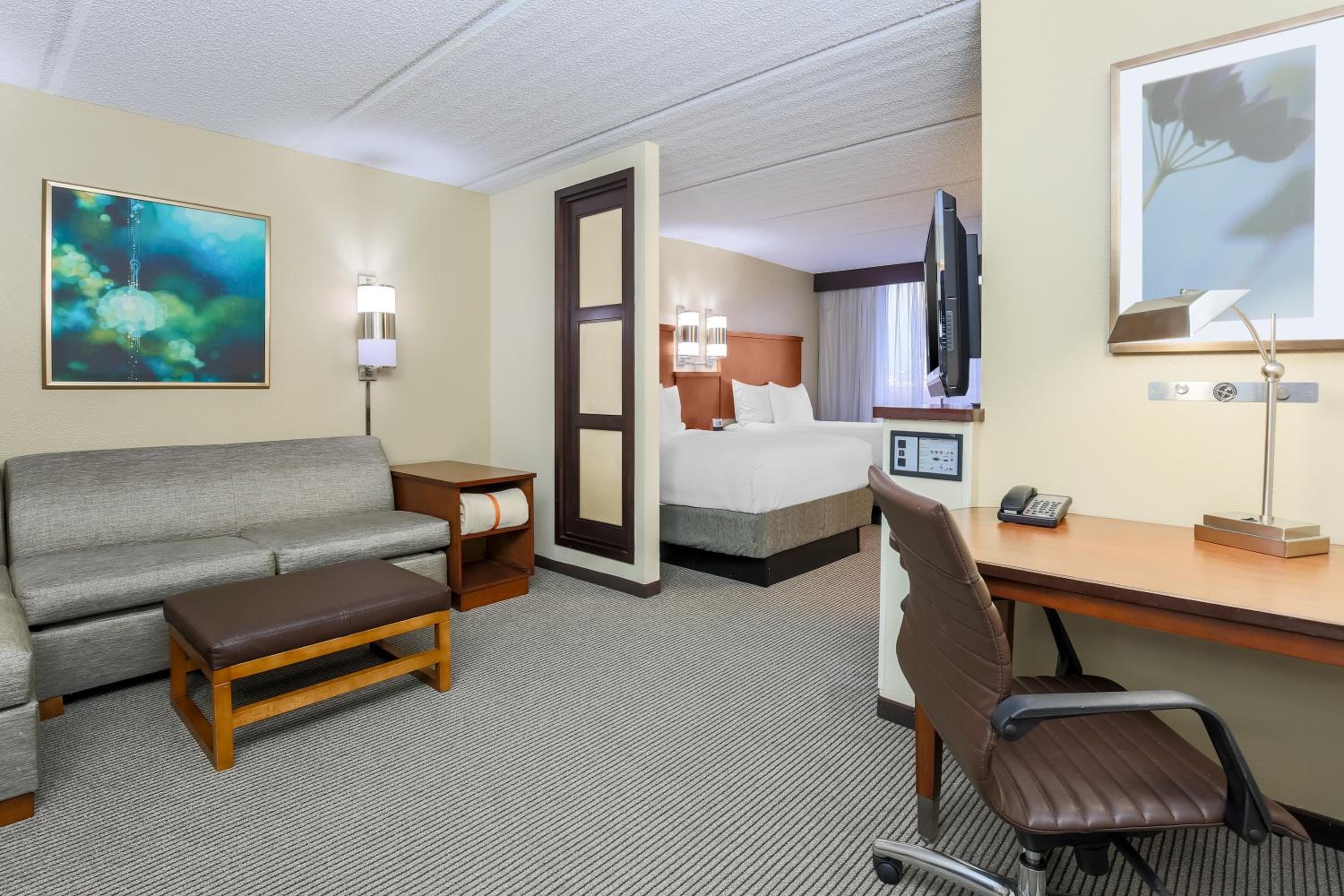 Double Room with Two Double Beds and Sofa Bed - Photo 4