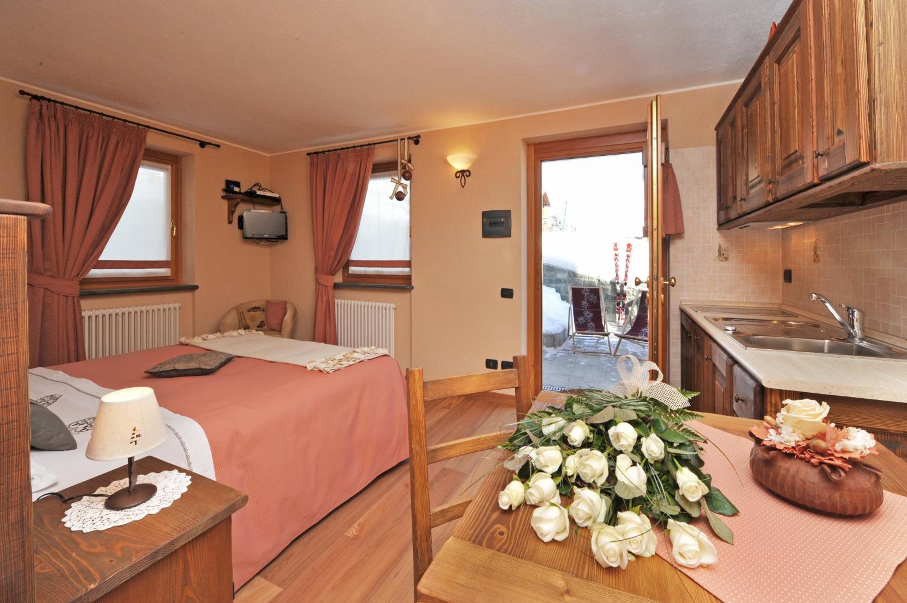 Double or Twin Room with Kitchenette - Photo 2