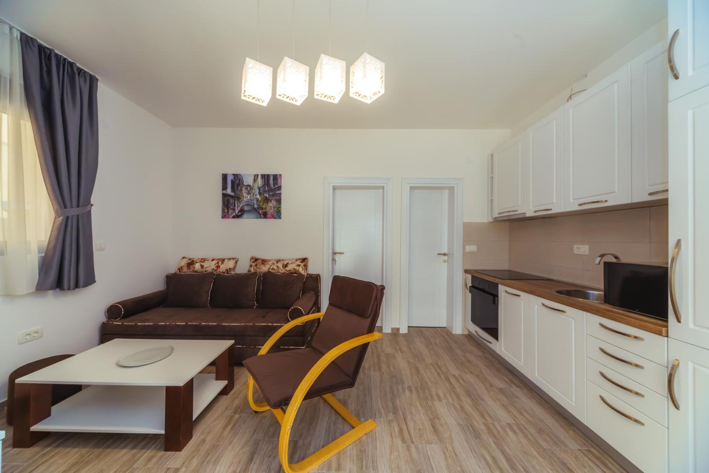 One-Bedroom Apartment photo 1