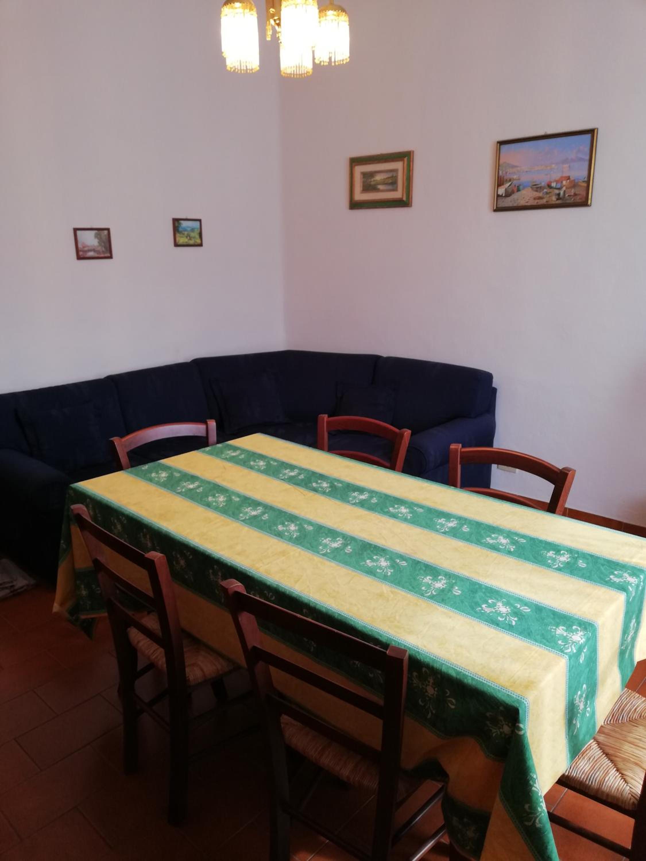 Apartment with Terrace - Photo 18