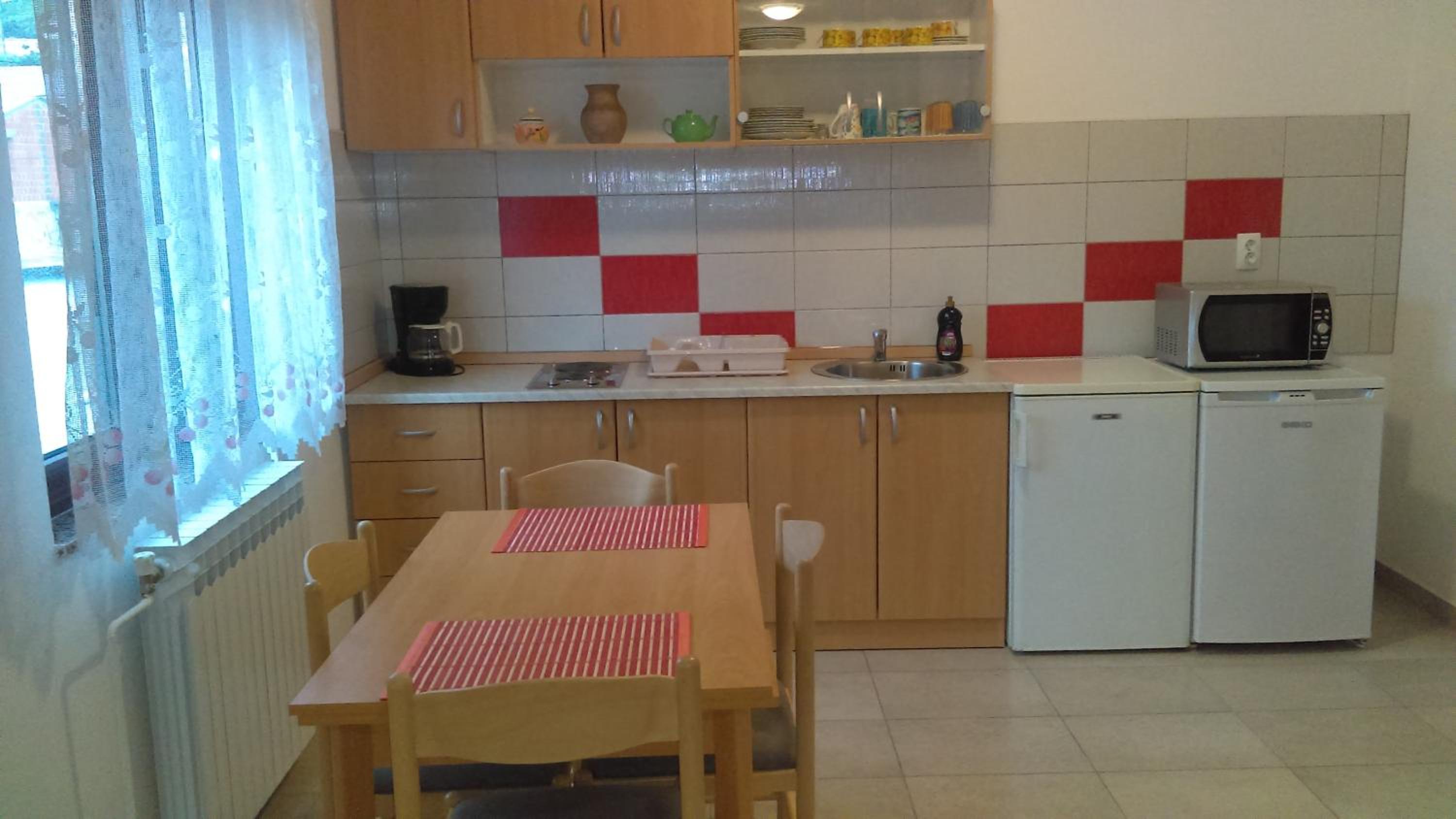 Studio Apartment - Photo 8