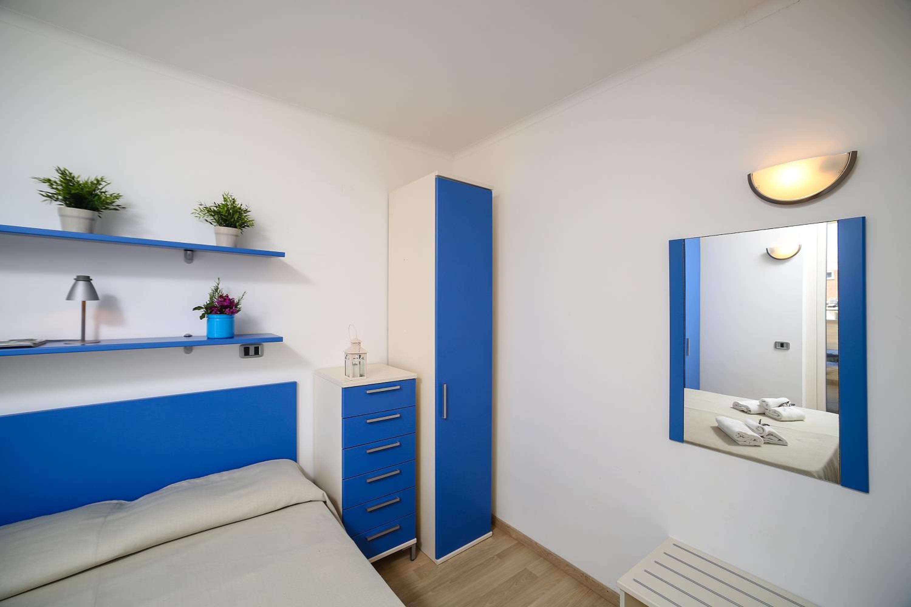 One-Bedroom Apartment (2 - 4 Adults) - Photo 5