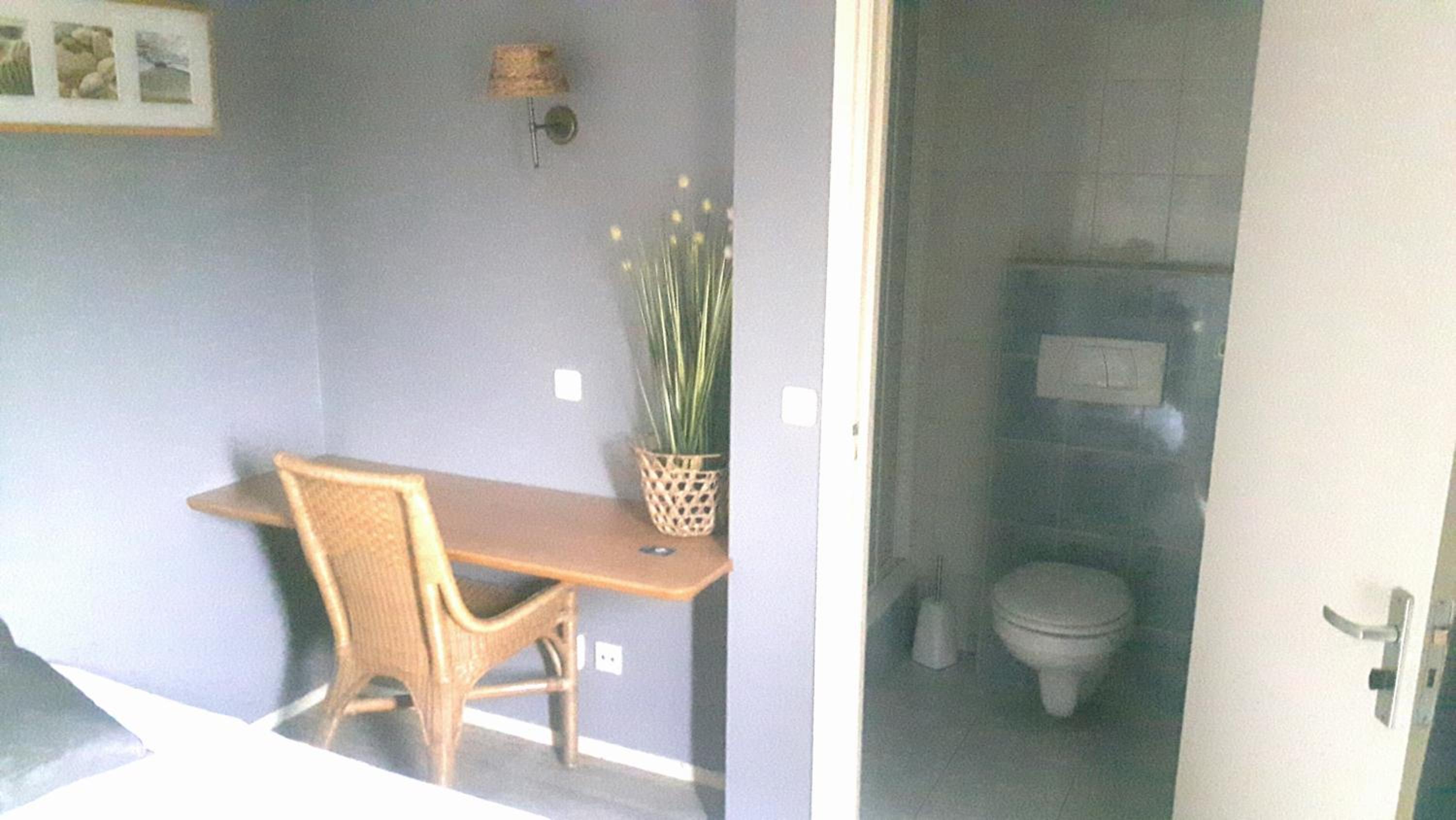 Triple Room with Private Bathroom - Photo 2