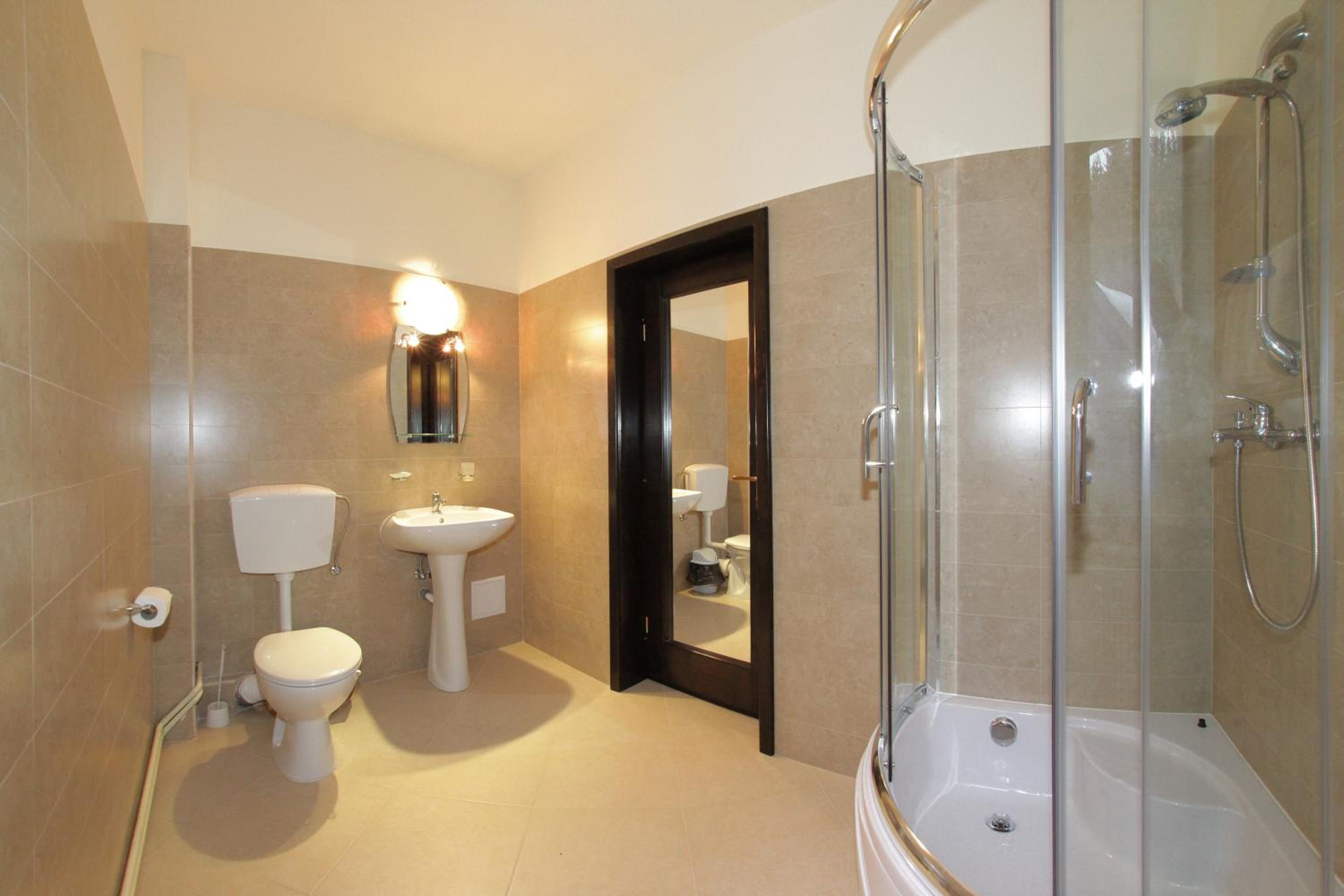 Triple Room - Photo 9