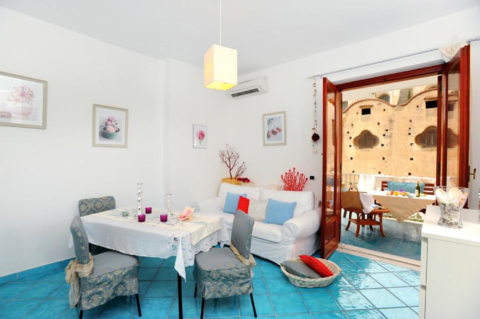 Apartment with Terrace photo 3