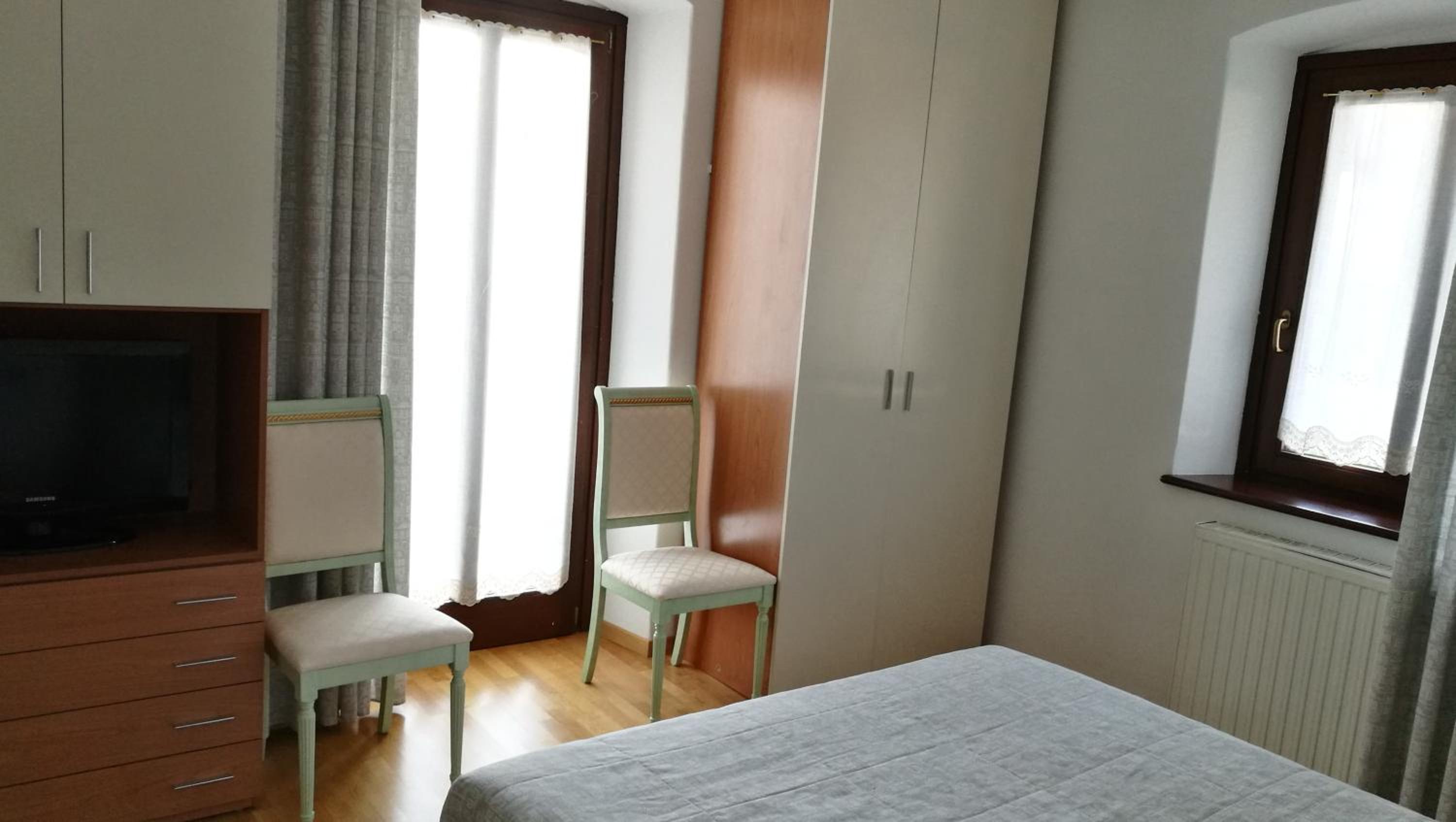 Quadruple Room with Private Bathroom photo 2