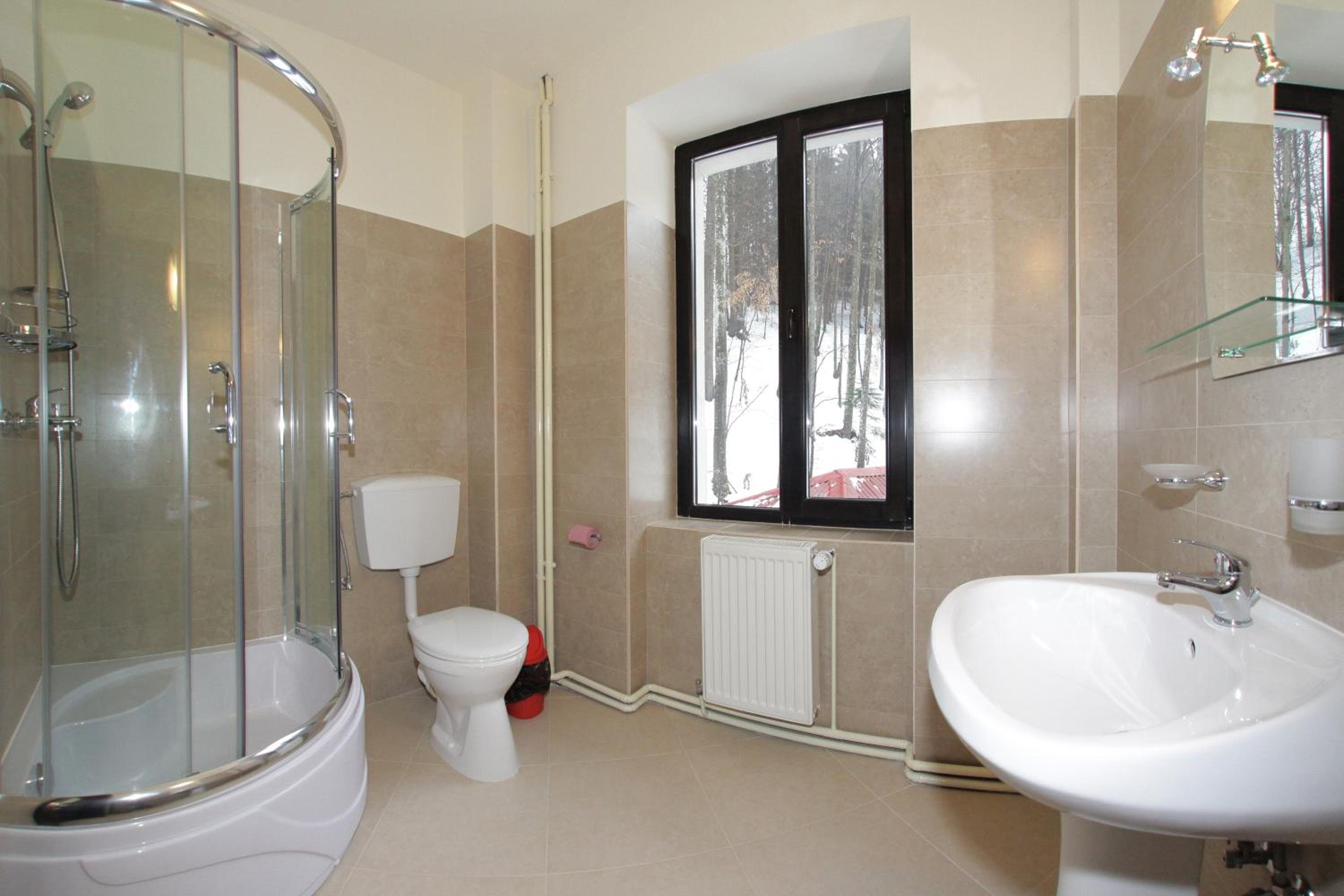 Standard Double or Twin Room - Photo 8