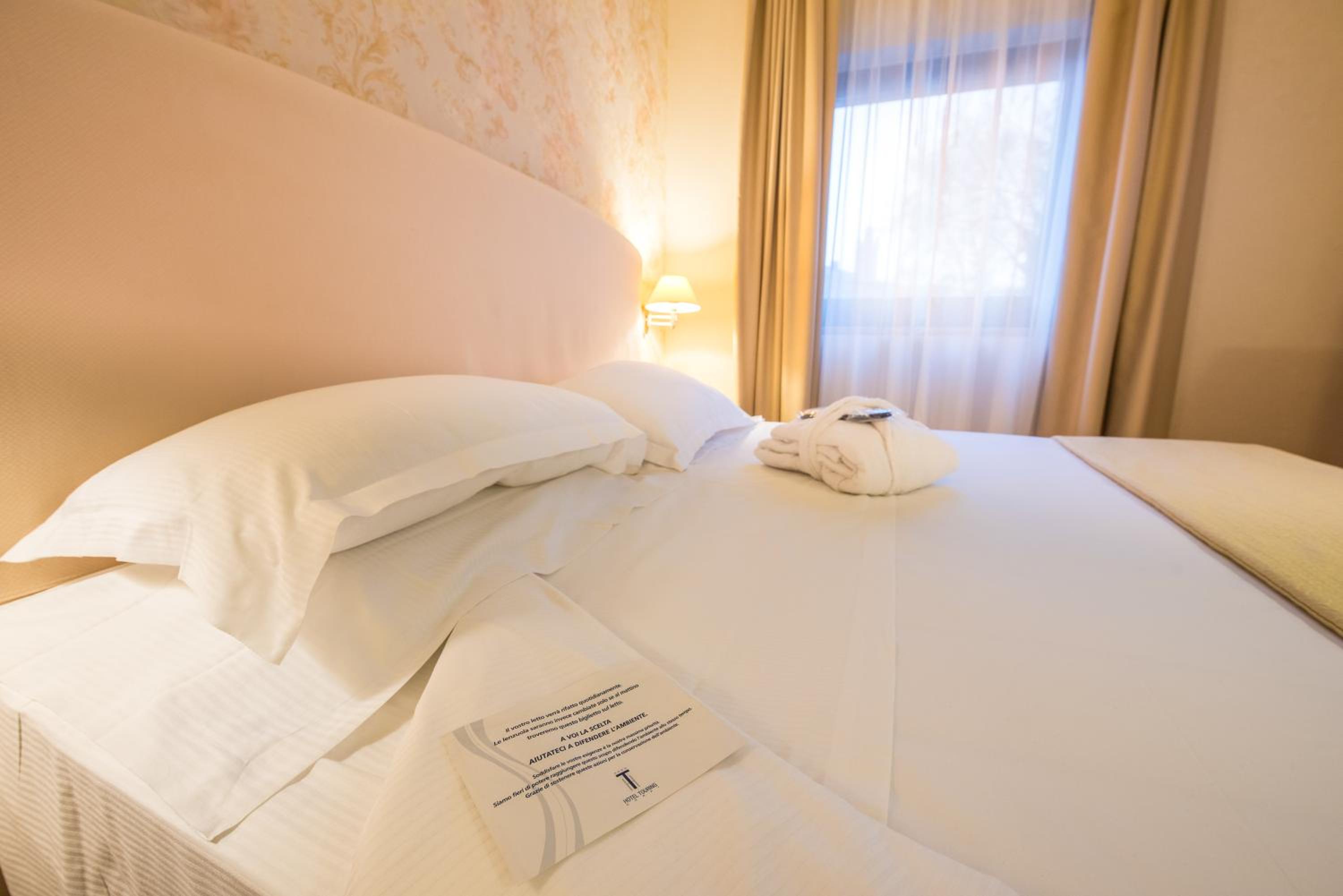 Classic Double or Twin Room - Photo 19